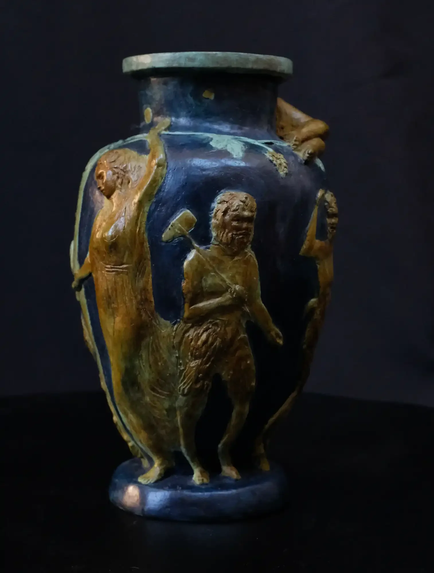 ‘Pandora Vase I’, 2024

(Patinated bronze, 26 x 16cm)