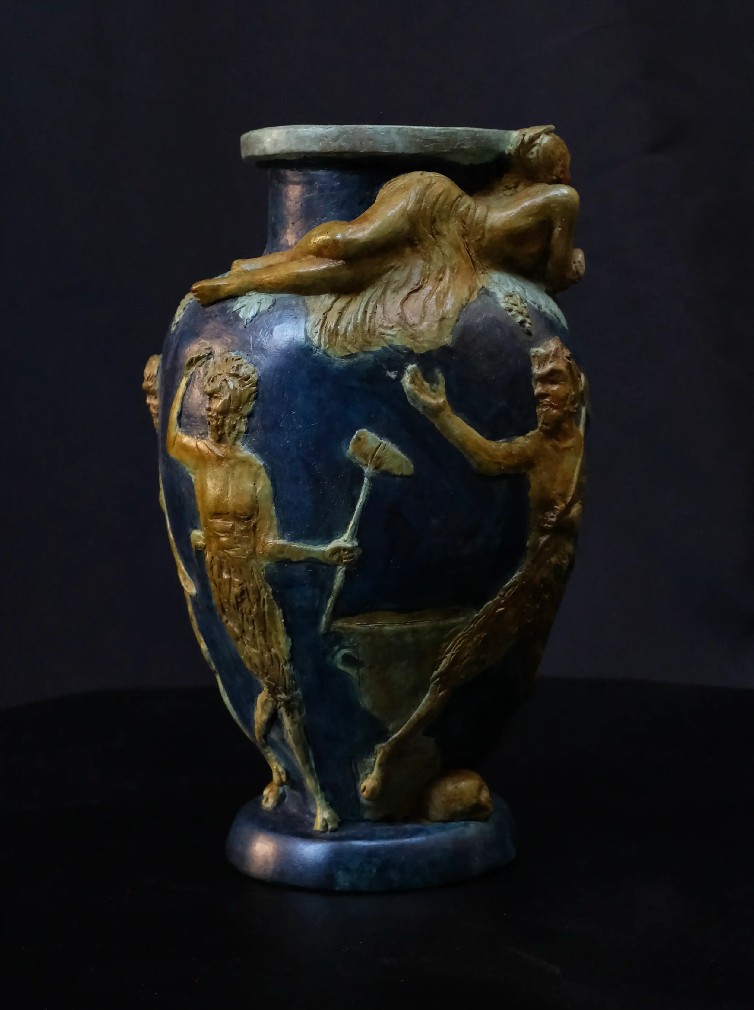 ‘Pandora Vase I’, 2024

(Patinated bronze, 26 x 16cm)