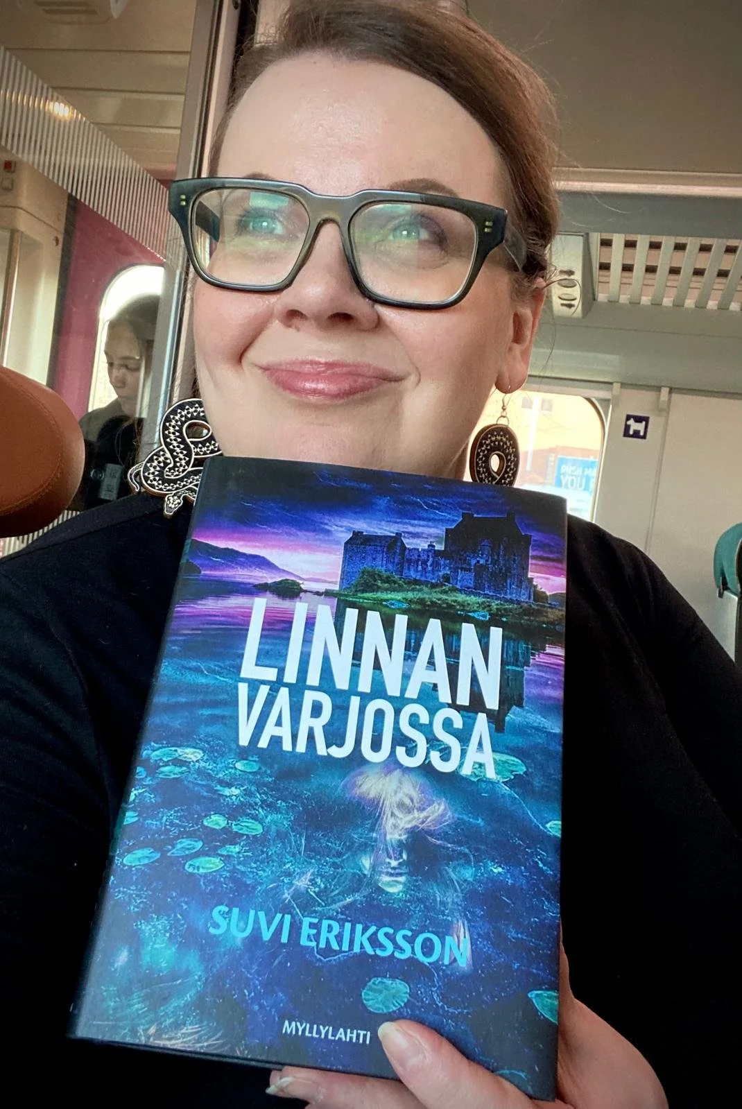 Sain kirjan ensimmäistä kertaa käsiini!