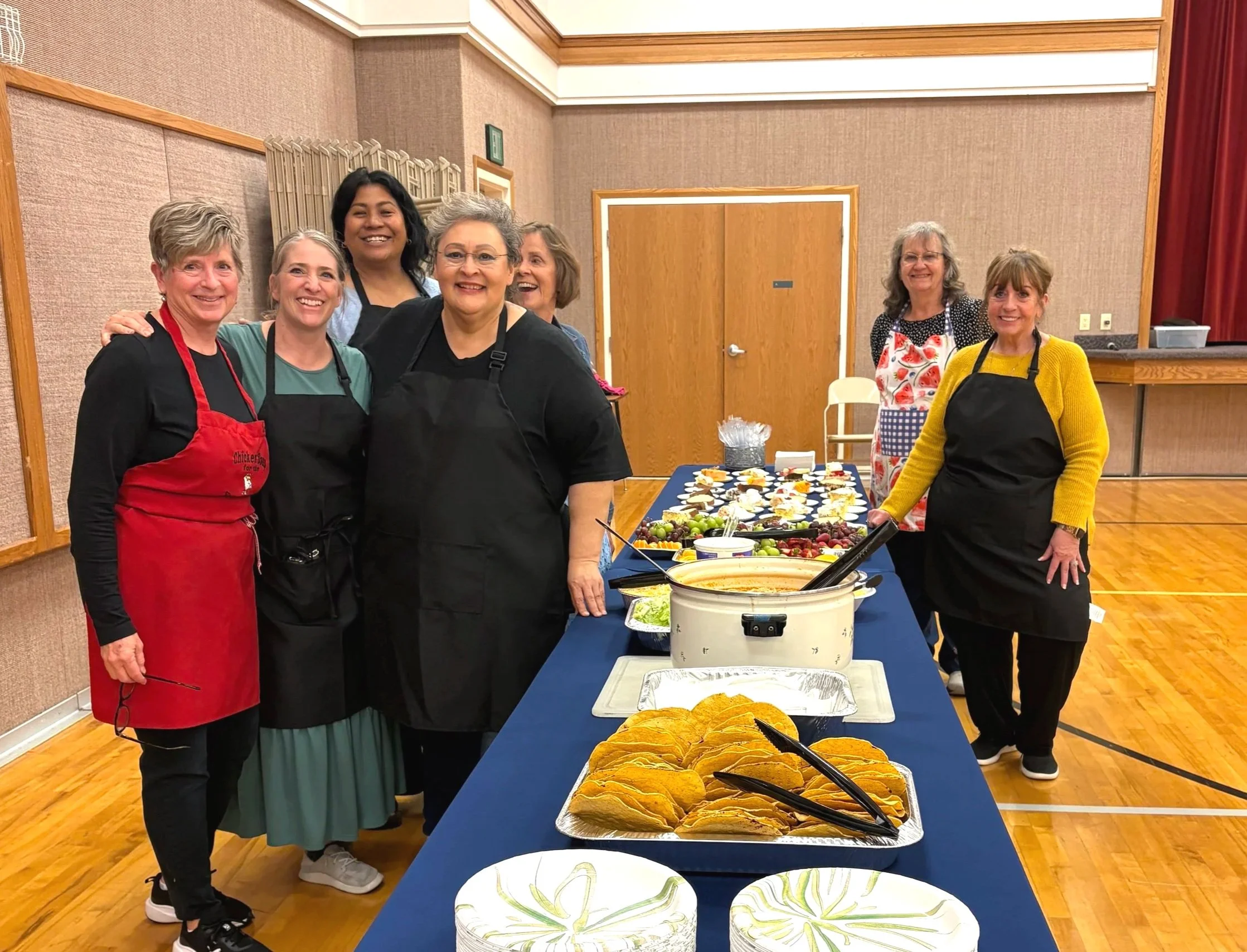 8599+-+Nampa+feeding+missionaries+2+IMG_0381.jpg