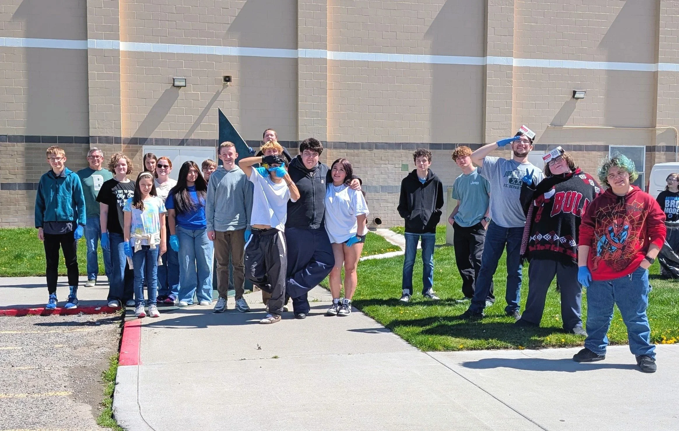 9011+-+Burley+High+School+students+cleaning+America250+Idaho+1+1000002388.jpg