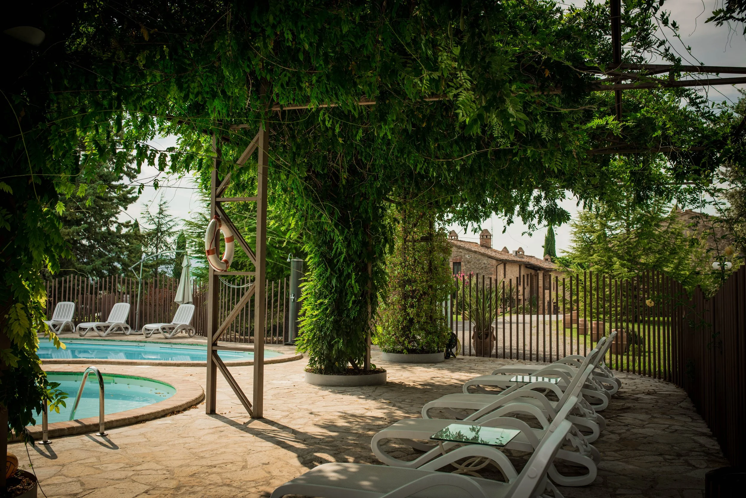 Favola Umbra - The Pool Garden