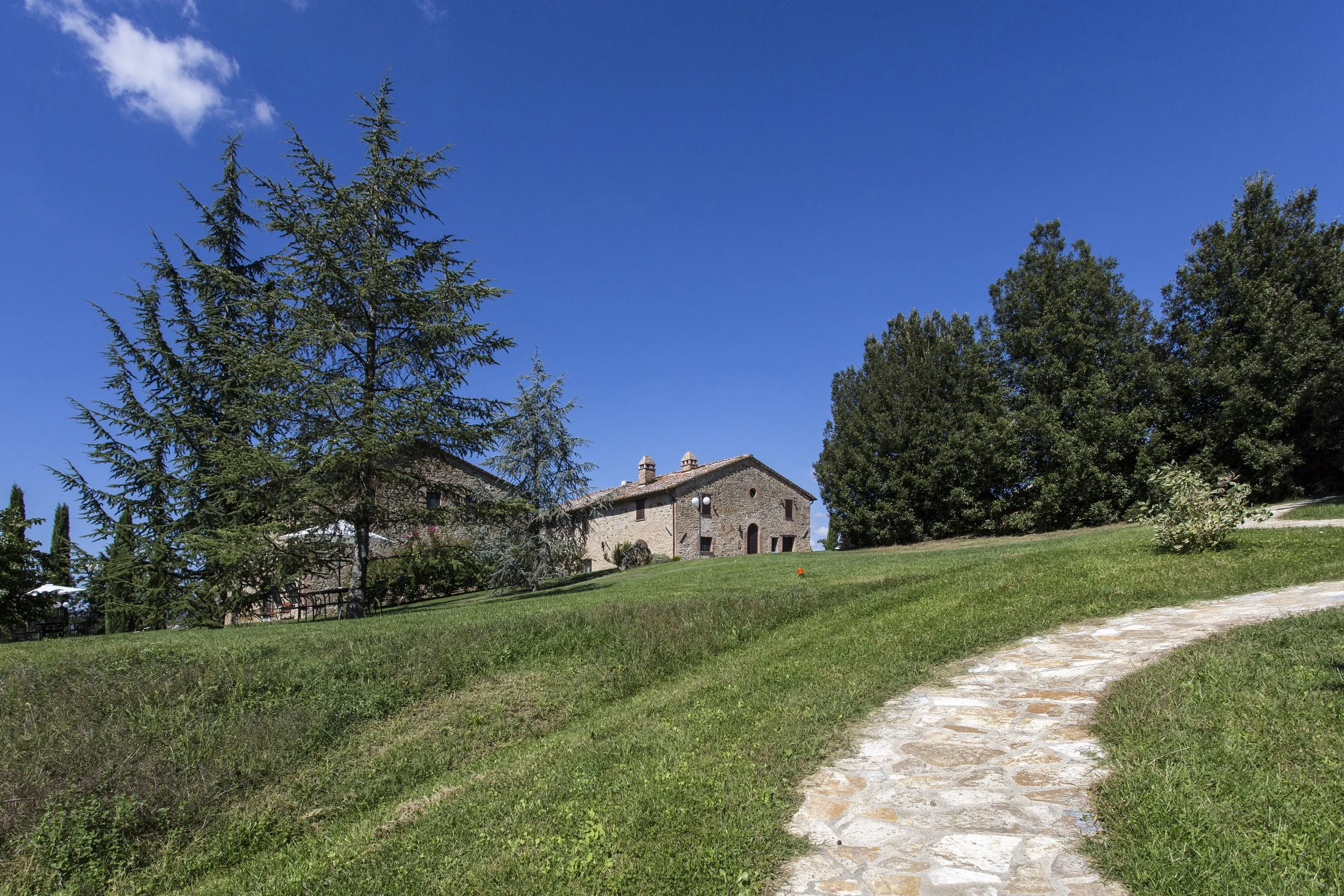 Favola Umbra - The Houses and the Garden