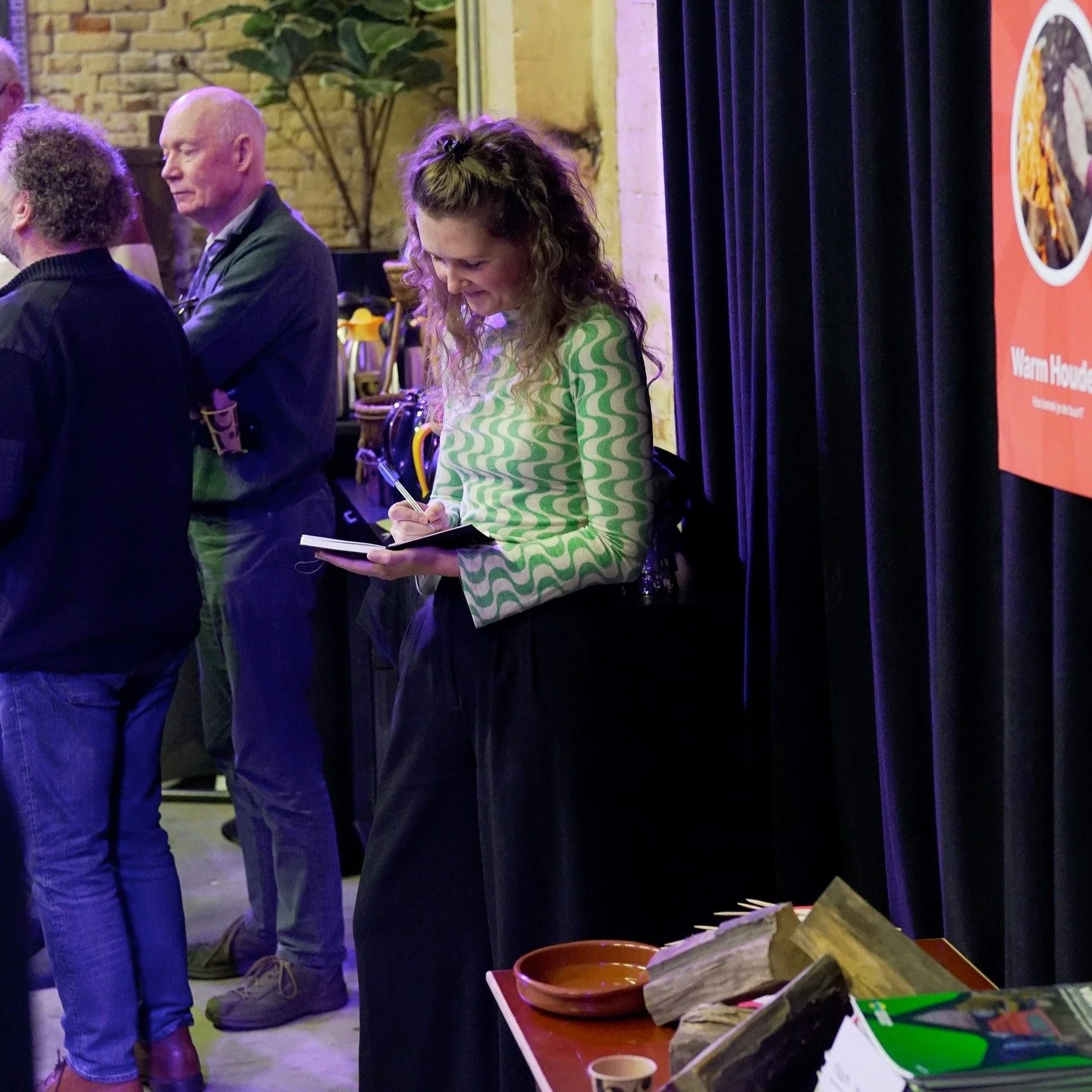 Organiseer je een evenement, congres of andere bijeenkomst en ben je op zoek naar een muzikale &eacute;n grappige toevoeging aan de dag?

Ruth Elings is als een muzikale kop koffie op jouw evenement: ze is toegankelijk, ontwapenend en verfrissend. Al