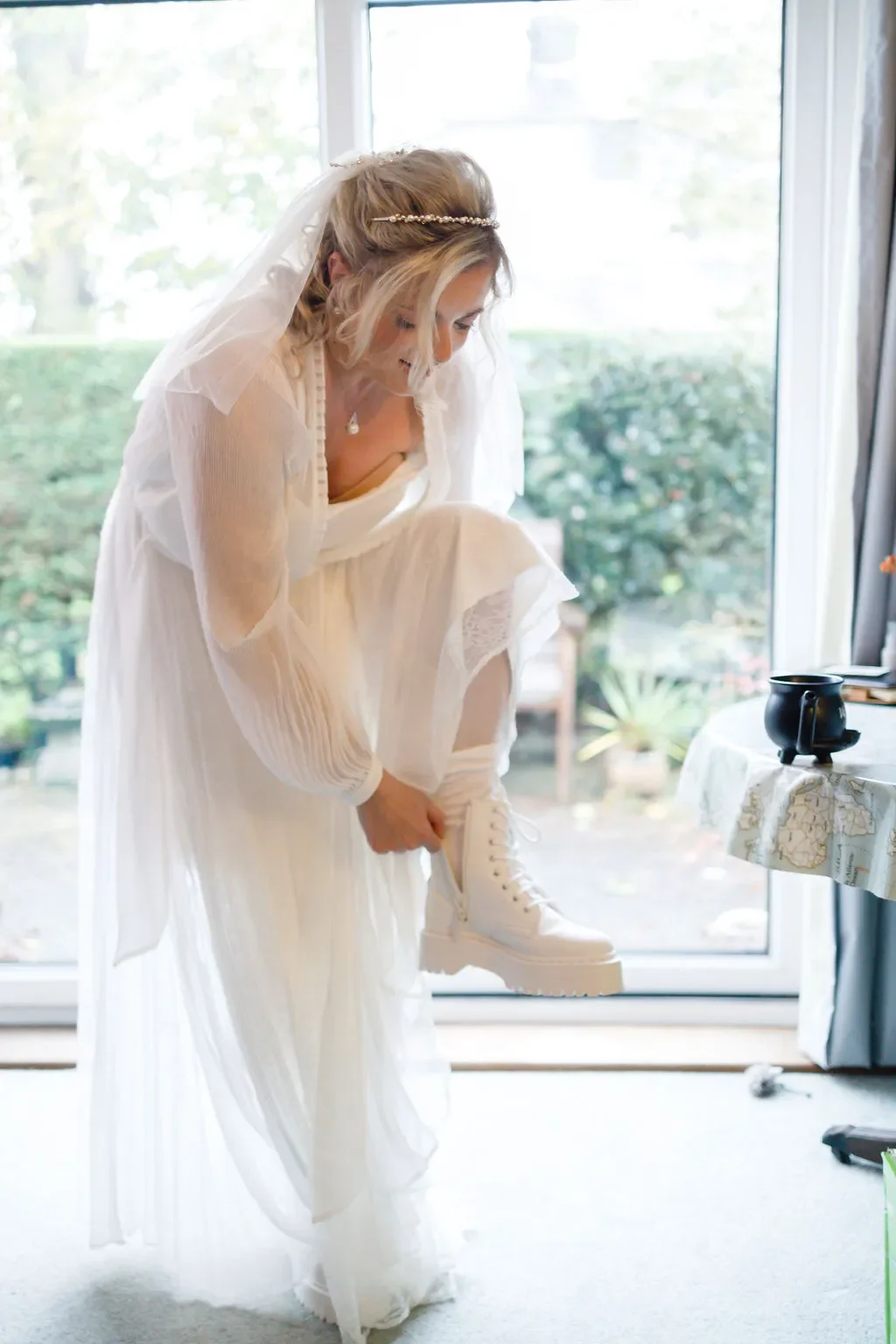 Jana&GavinKentAutumnRainyWeddingPhotography(49of499).webp