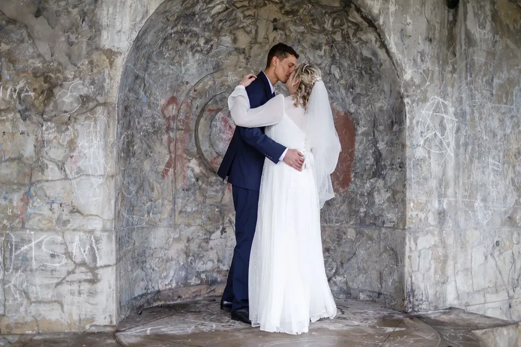 Jana&GavinKentAutumnRainyWeddingPhotography(364of499).webp
