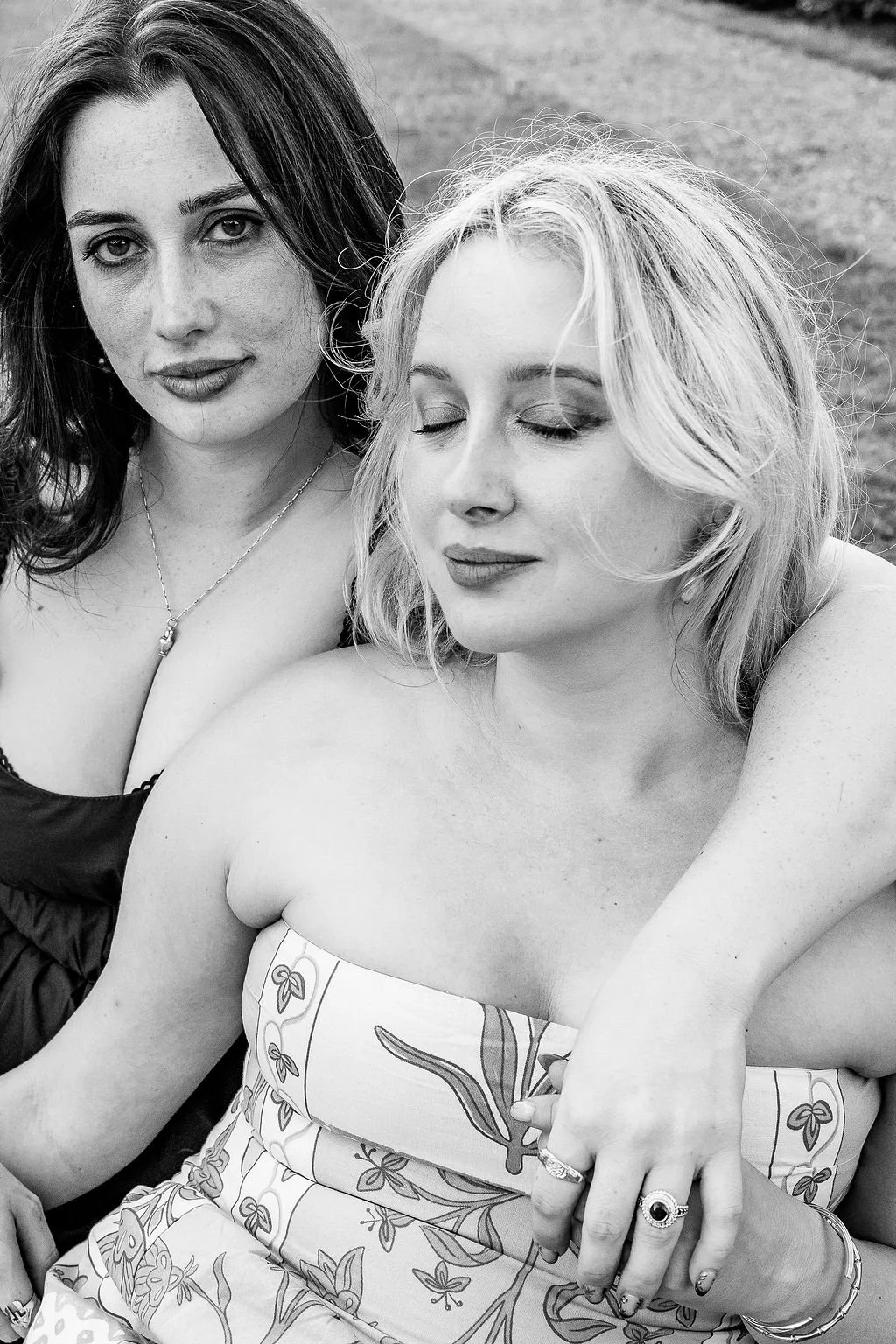 Laura&KaarinaHeverCastleProposalNastiaPhotography-104.jpg