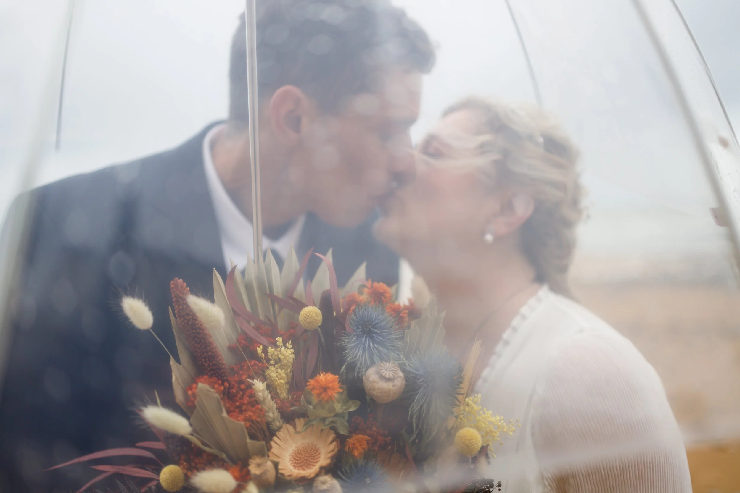 How Rainy Wedding Photos on Your Wedding Cannot Ruin The Day