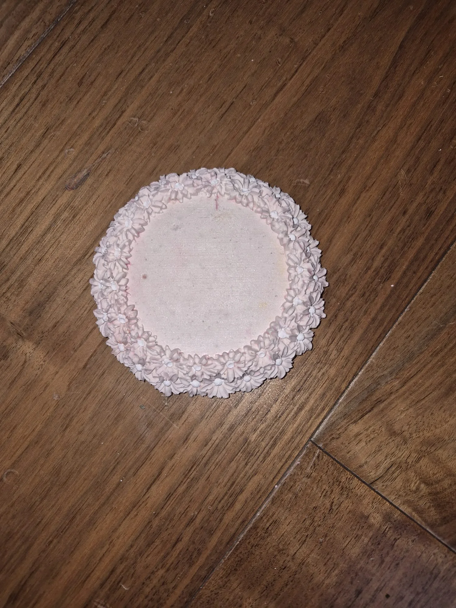 Candle base - Pale dusky pink with white centers - without candle.jpeg