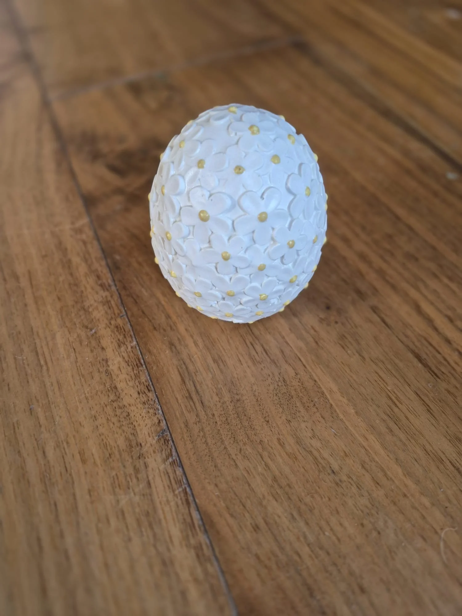 Egg - White - Large.jpeg