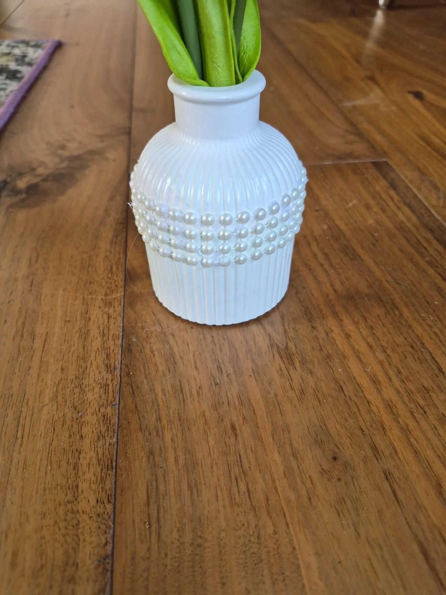 Vase = with pearls.jpeg