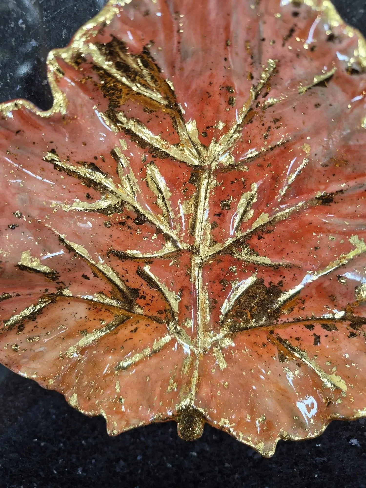 Red+and+Gold+Leaf+-+close-uo.jpg
