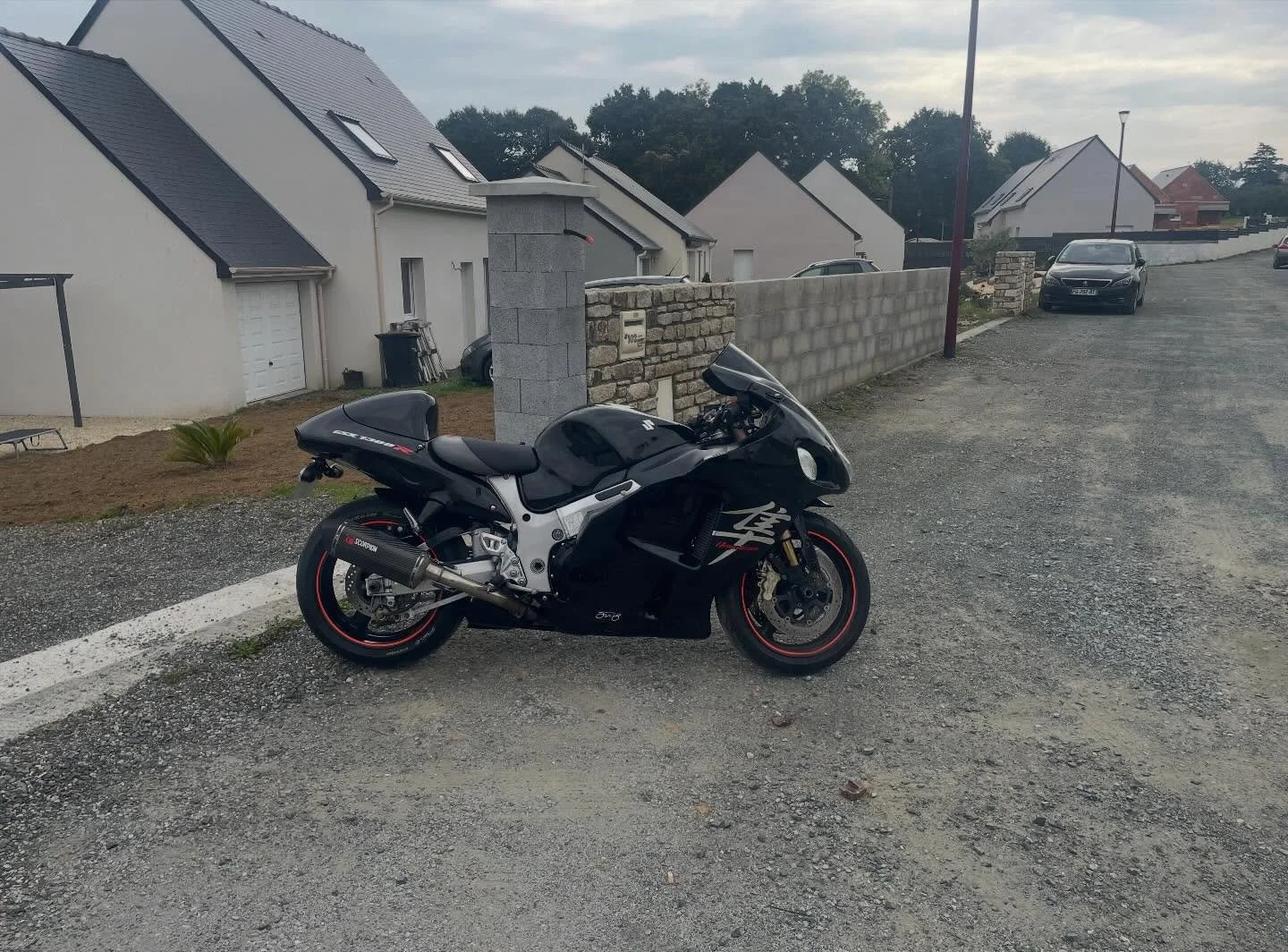 Covering Transformation GSX1300R – Noir Brillant Intégral