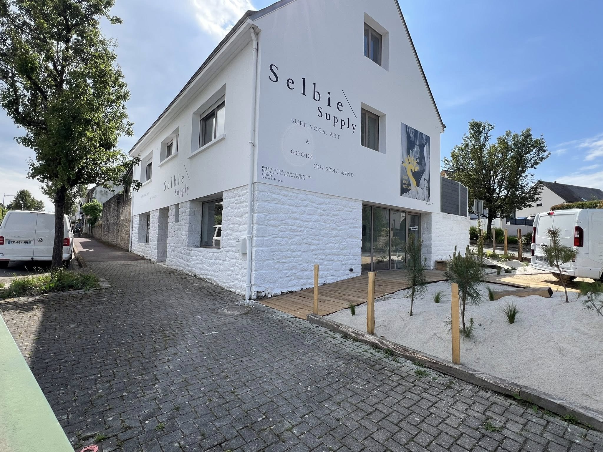 ENSEIGNE 