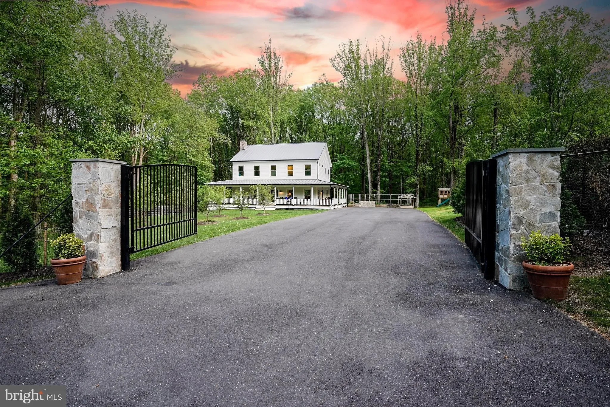 8593 Reservoir Gate.webp