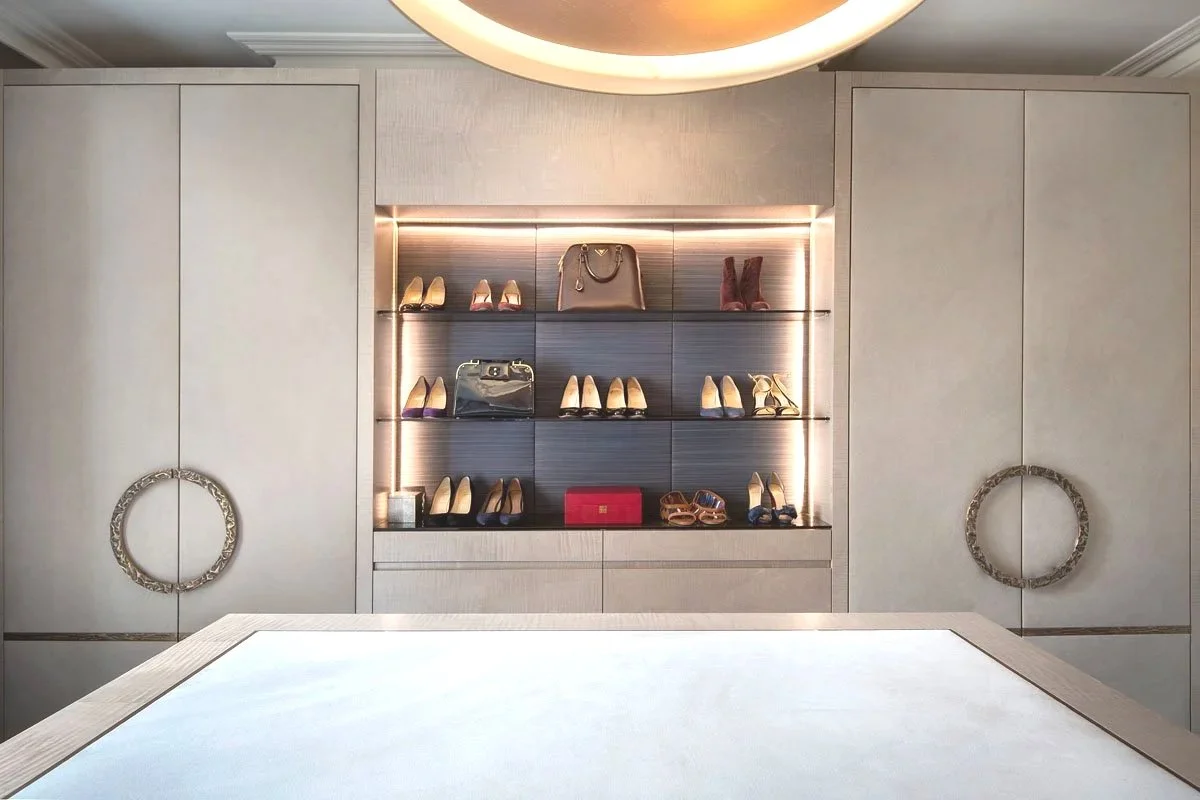 OLBC_London_Dressing_room_02+copy.jpg