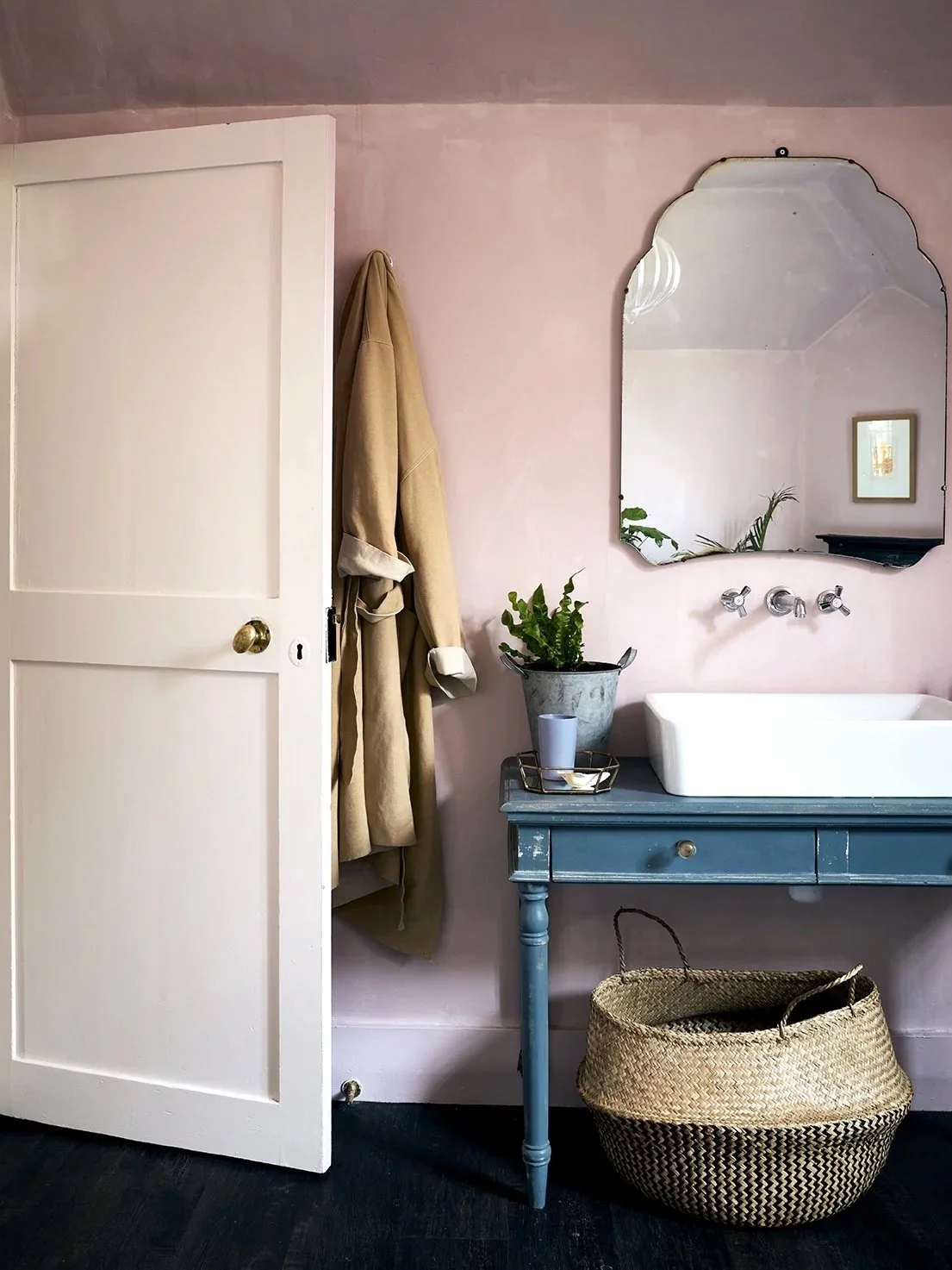 19_04_17-Tattersall-love-Vicarage-Shot-18-203_RT.jpg