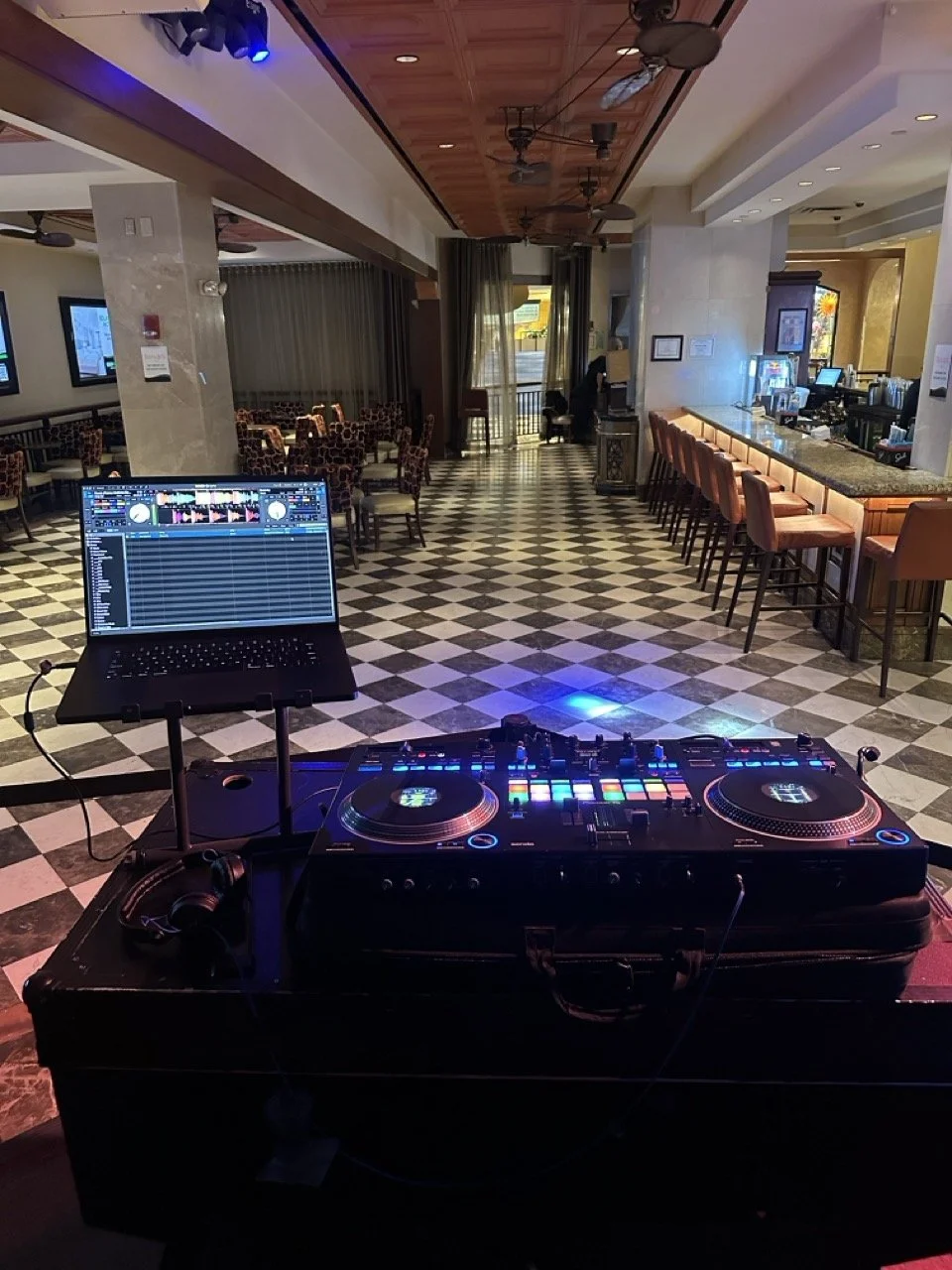 Tango’s Lounge, Tropicana AC