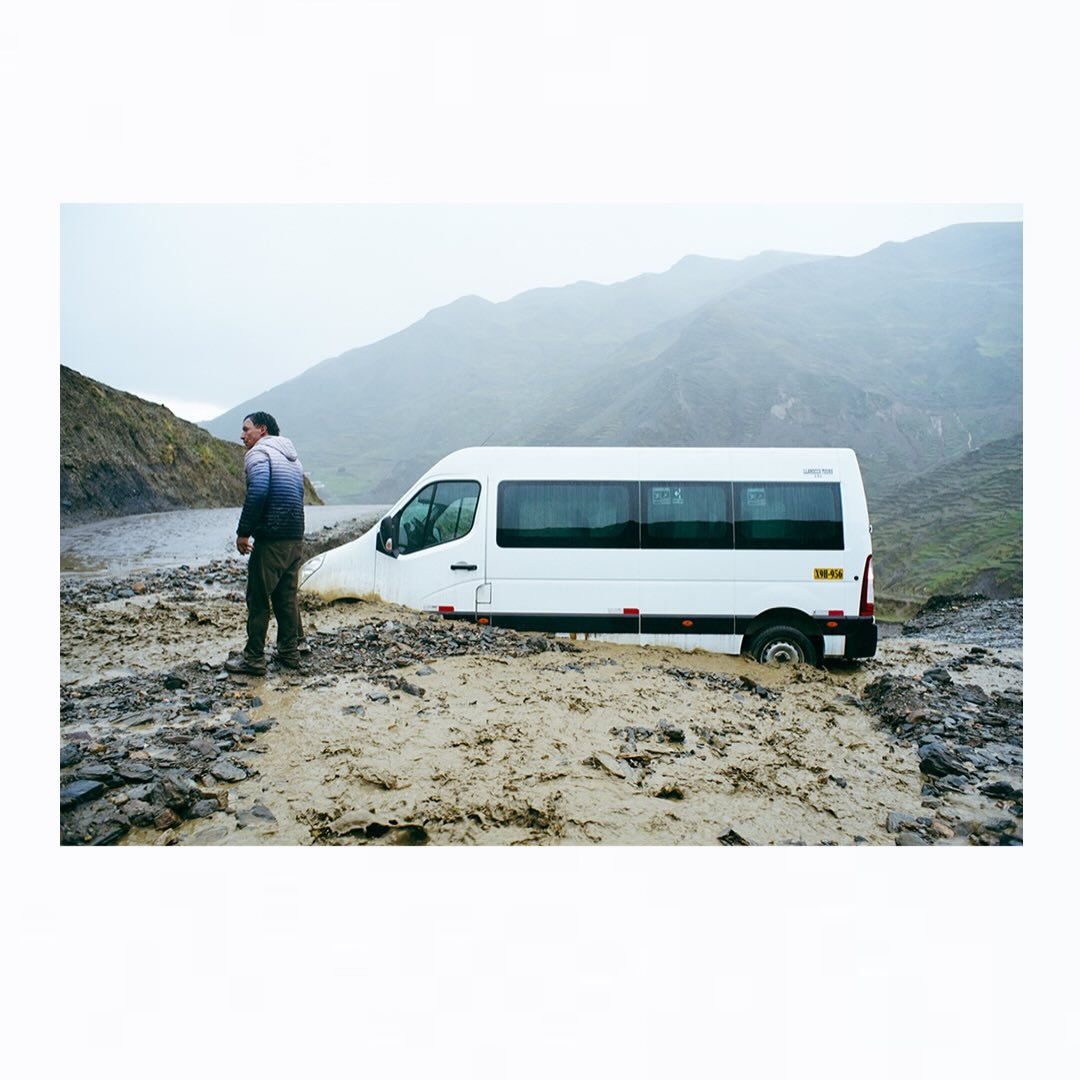 Stuck in the mountains part 2 - Oreos and water 
&bull;
&bull;
&bull;
1. F*ck
2. Oh f*ck
3. Me almost being hit by a bulldozer 
4. Angry Spanish I don&rsquo;t understand 
5. Waiting patiently in the cold rain
&bull;
&bull;
&bull;
#missyouall #sony #c