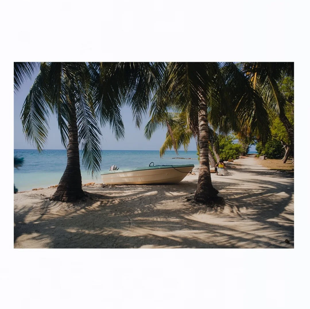 A small island off the coast of Colombia
&bull;
&bull;
&bull;
#costina #missyouall #sony #craftersgonnacraft #colombia🇨🇴 #portait #sonya7iii #photography #yashika #contax #zeisslens #photo #digitalart #photographyart #art #Ziess #nikkor #photograph