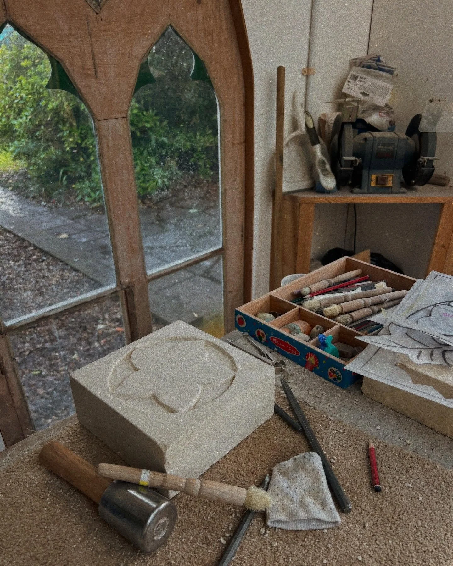 A few weeks ago, I went on a stone carving course with @janestonecarver ⚒️ 

My painting series explores traditional craft and I&rsquo;ve inexplicably craved to get hands-on and engage with them, so I found myself in Abergavenny chiseling away for th