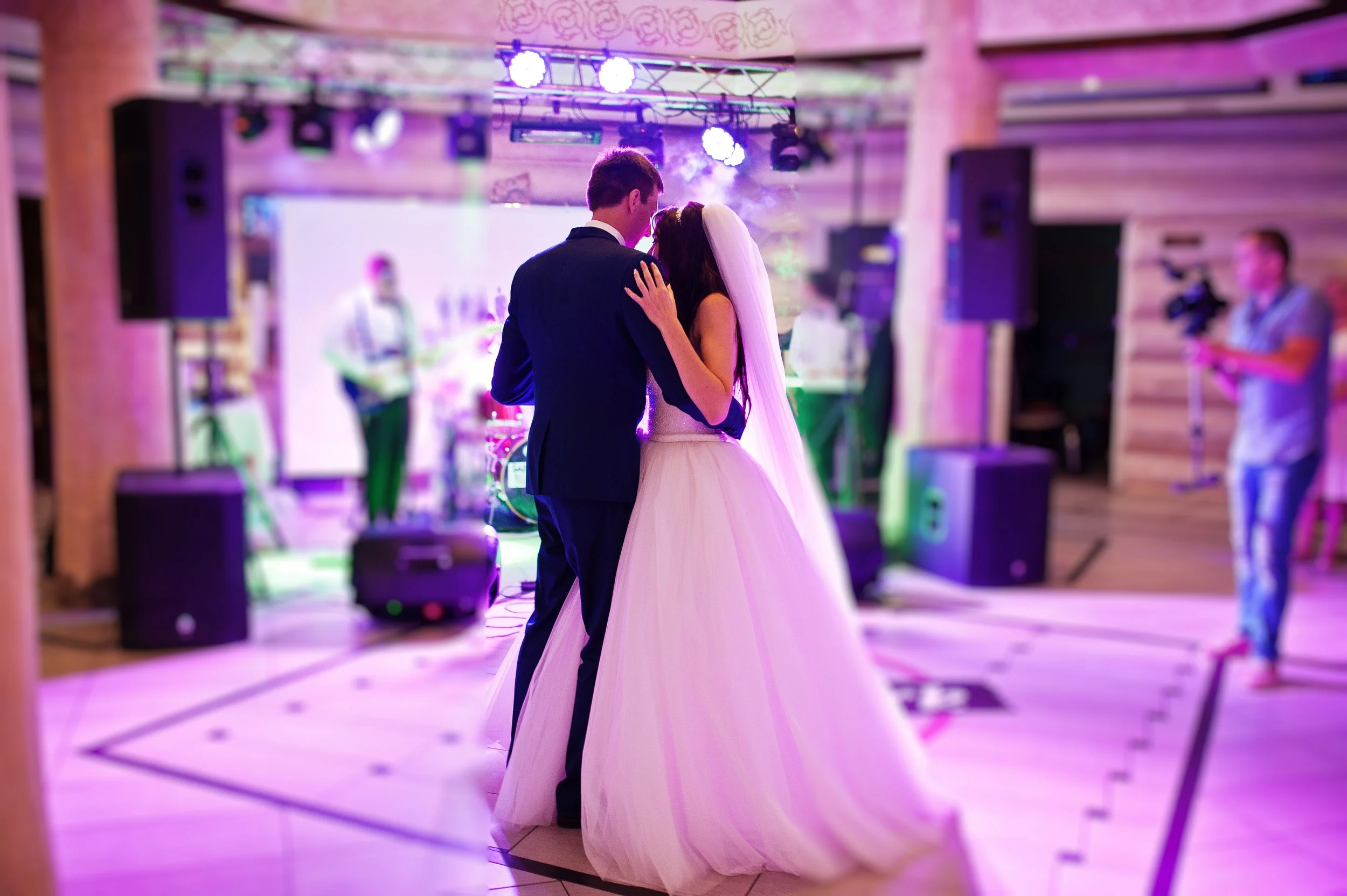 Canva - Amazing first wedding dance with various lights..jpg