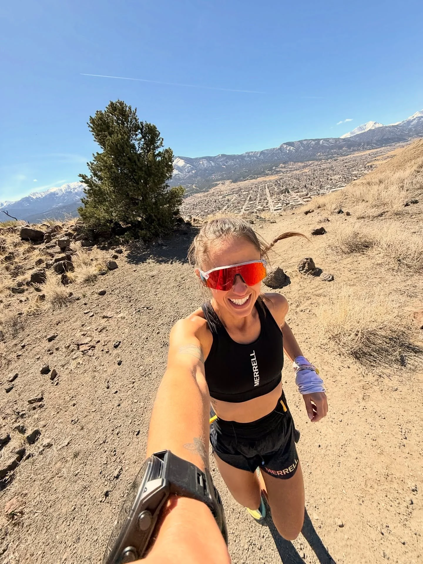 Race week is just around the corner! Next up, the Big Alta 28k @daybreakracing, yeehaw! She&rsquo;ll be short and fast and I&rsquo;m getting ready to rip! 

#trailrunning #merrell #run #bigalta #tgif