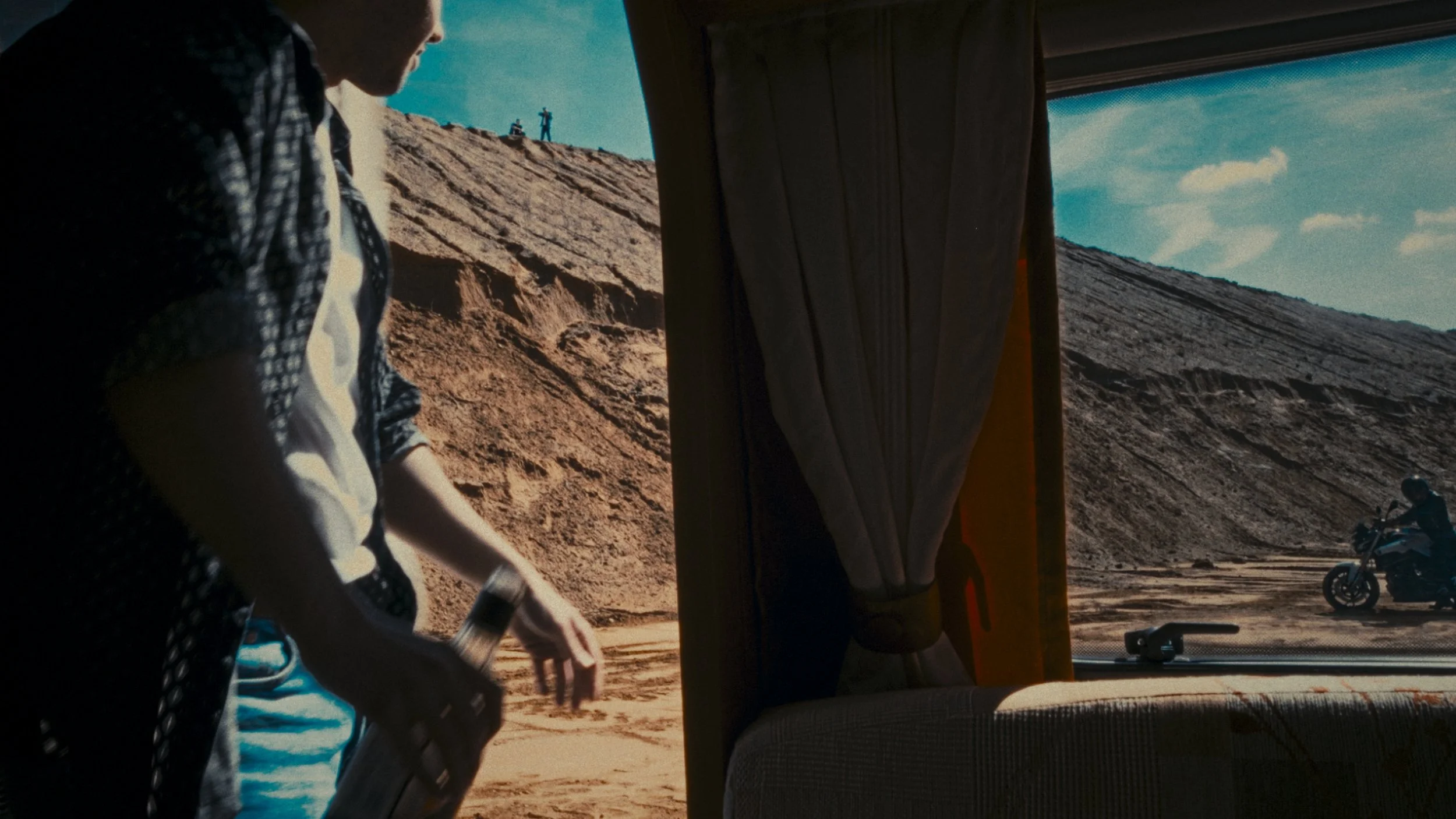 Still 2025-05-19 192317_1.2.3.jpg