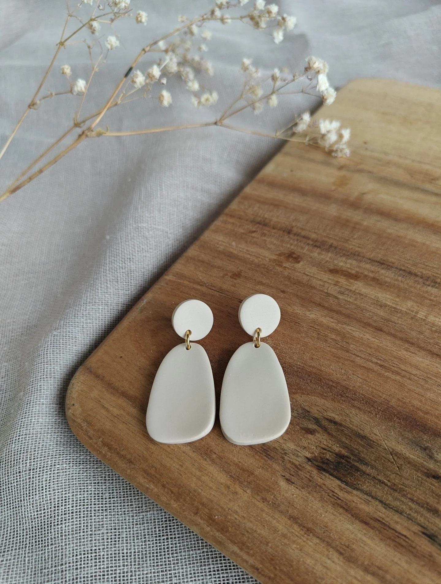 MANTA  — yksiväriset roikkuvat korvakorut