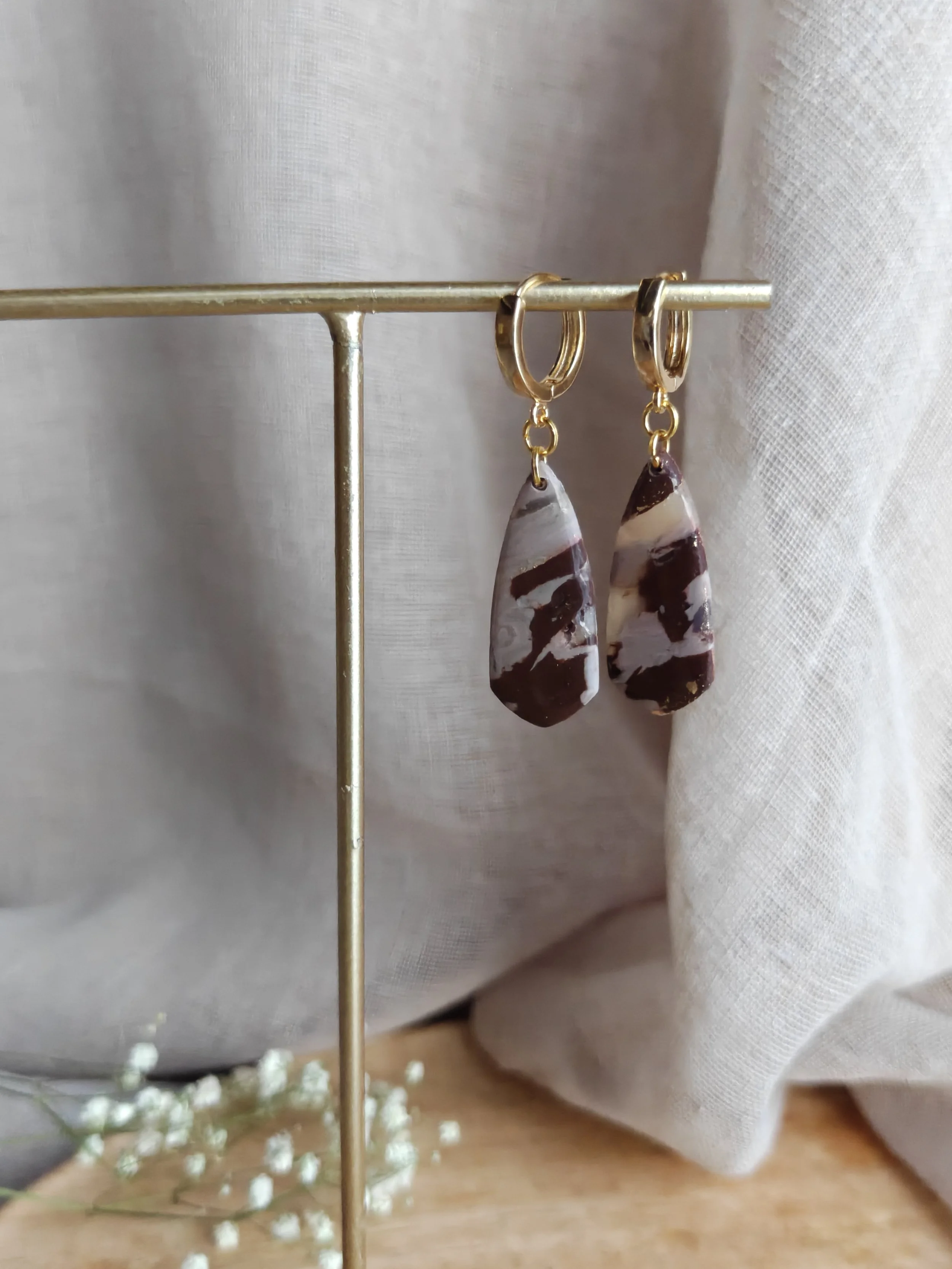 MOONA - marmoripintaiset korvakorut