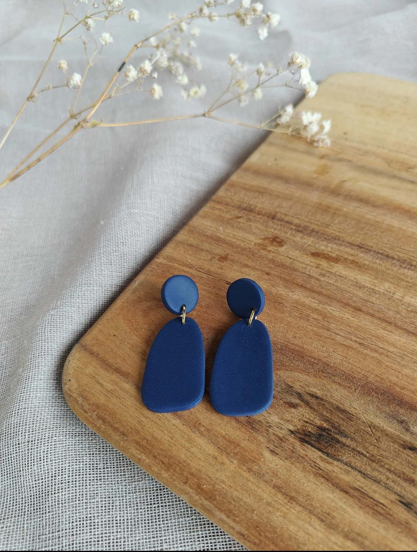 MANTA  — yksiväriset roikkuvat korvakorut