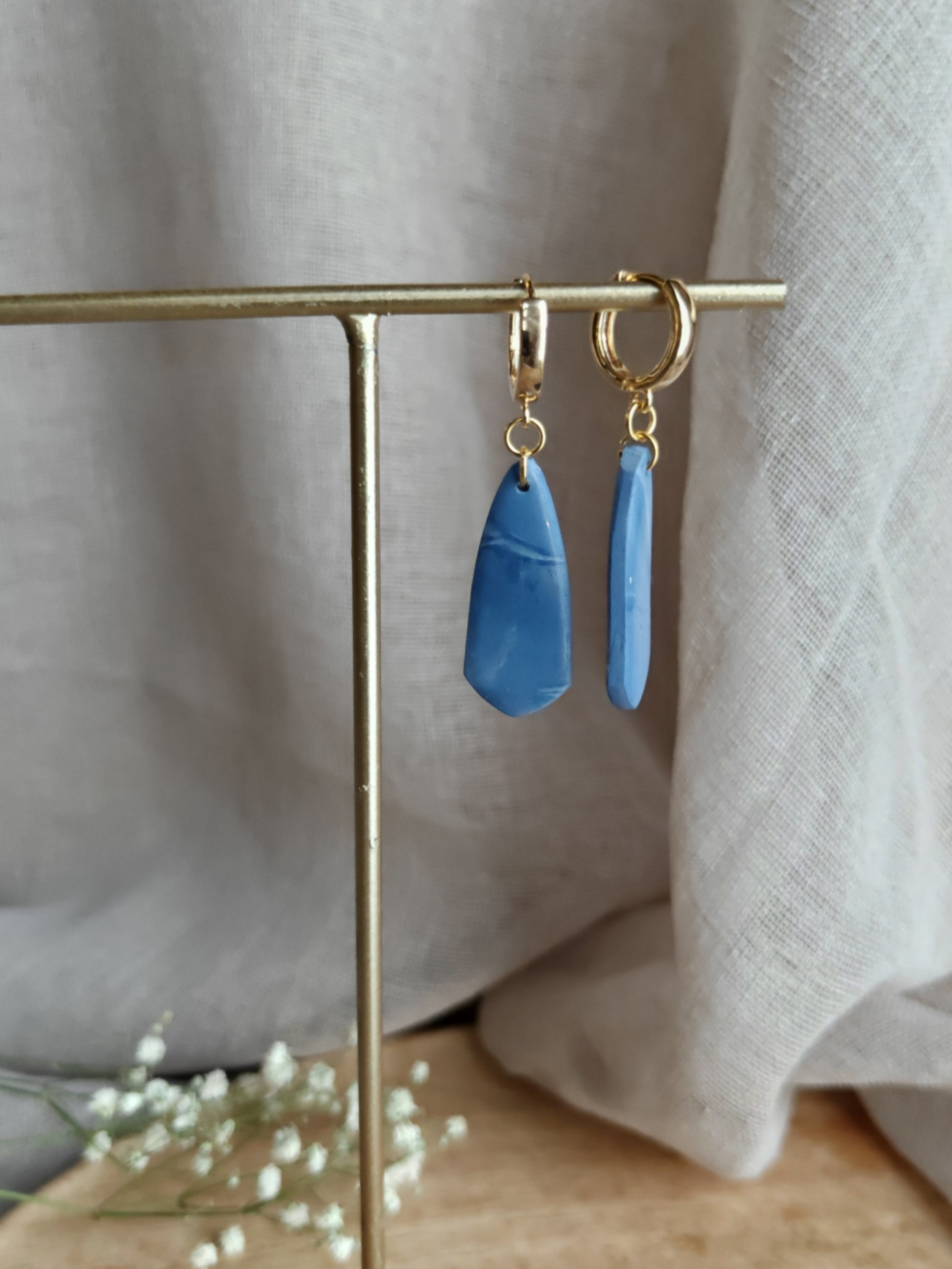 MOONA - marmoripintaiset korvakorut