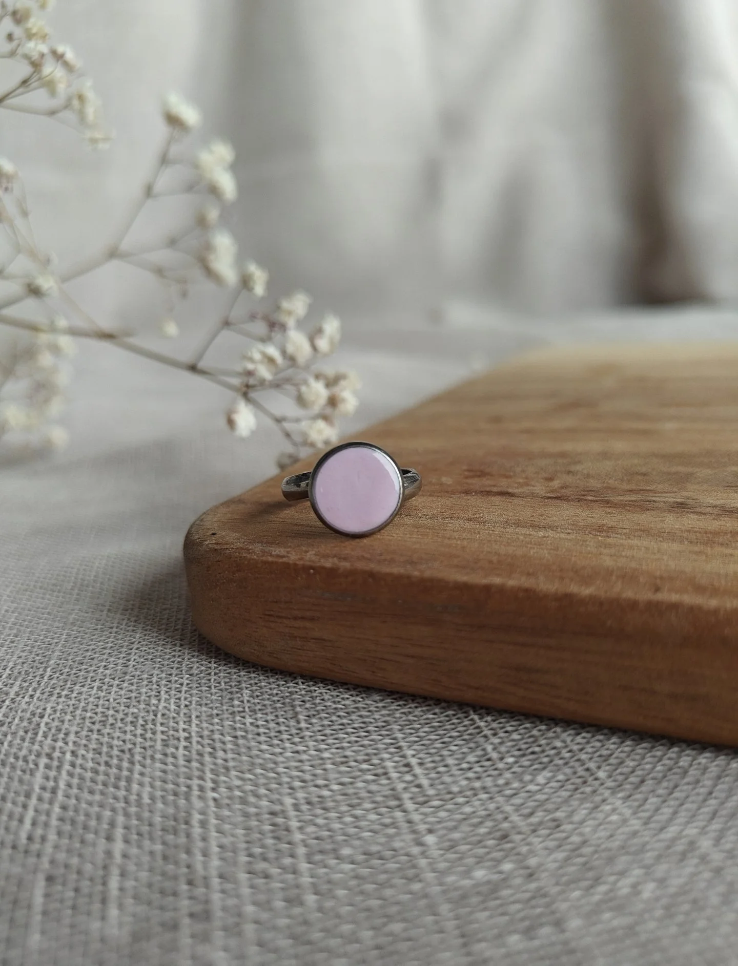 OUTLET sormukset USEITA VÄREJÄ