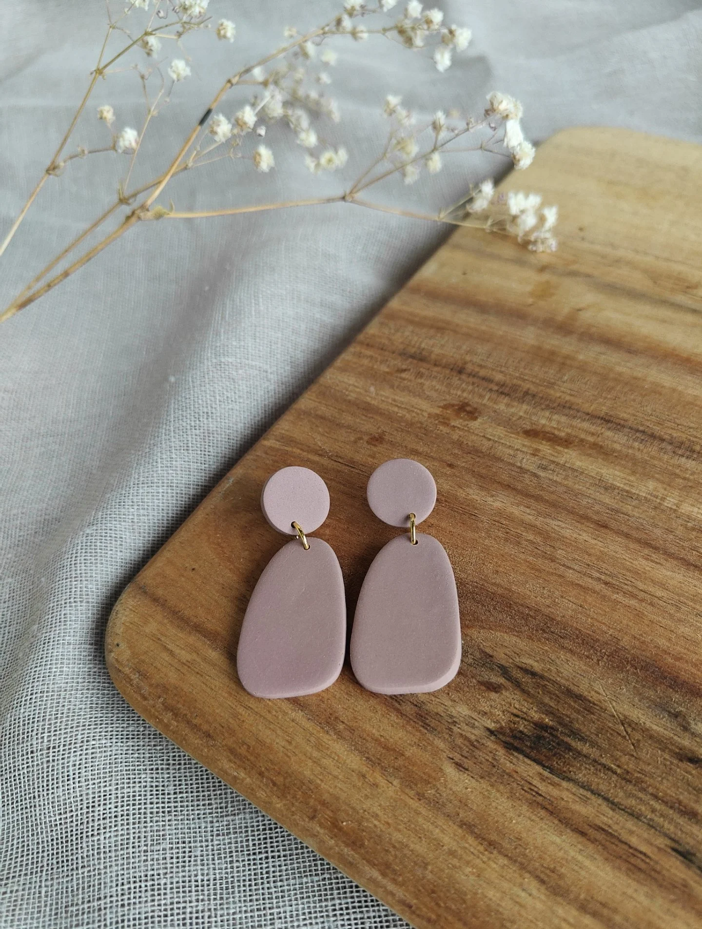 MANTA  — yksiväriset roikkuvat korvakorut