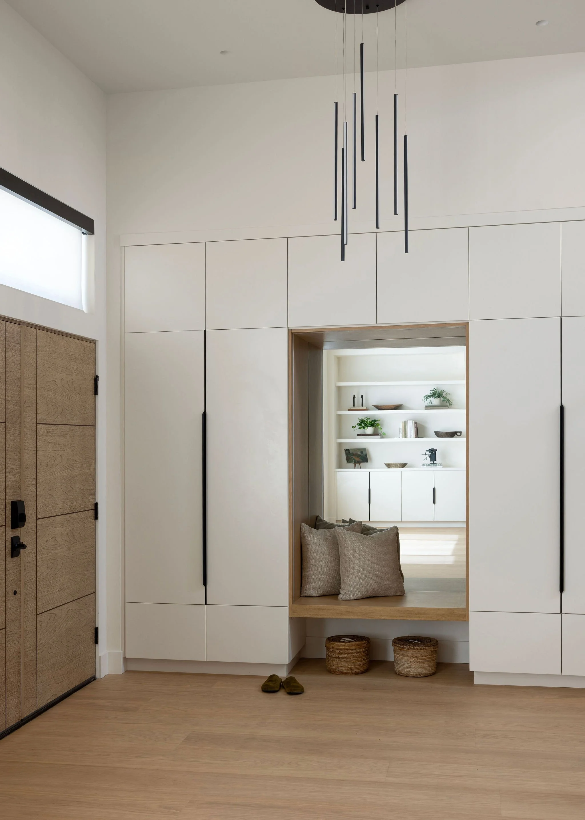 Studio Lunarey - High End - Custom Entry Mudroom Design Woodside.jpg