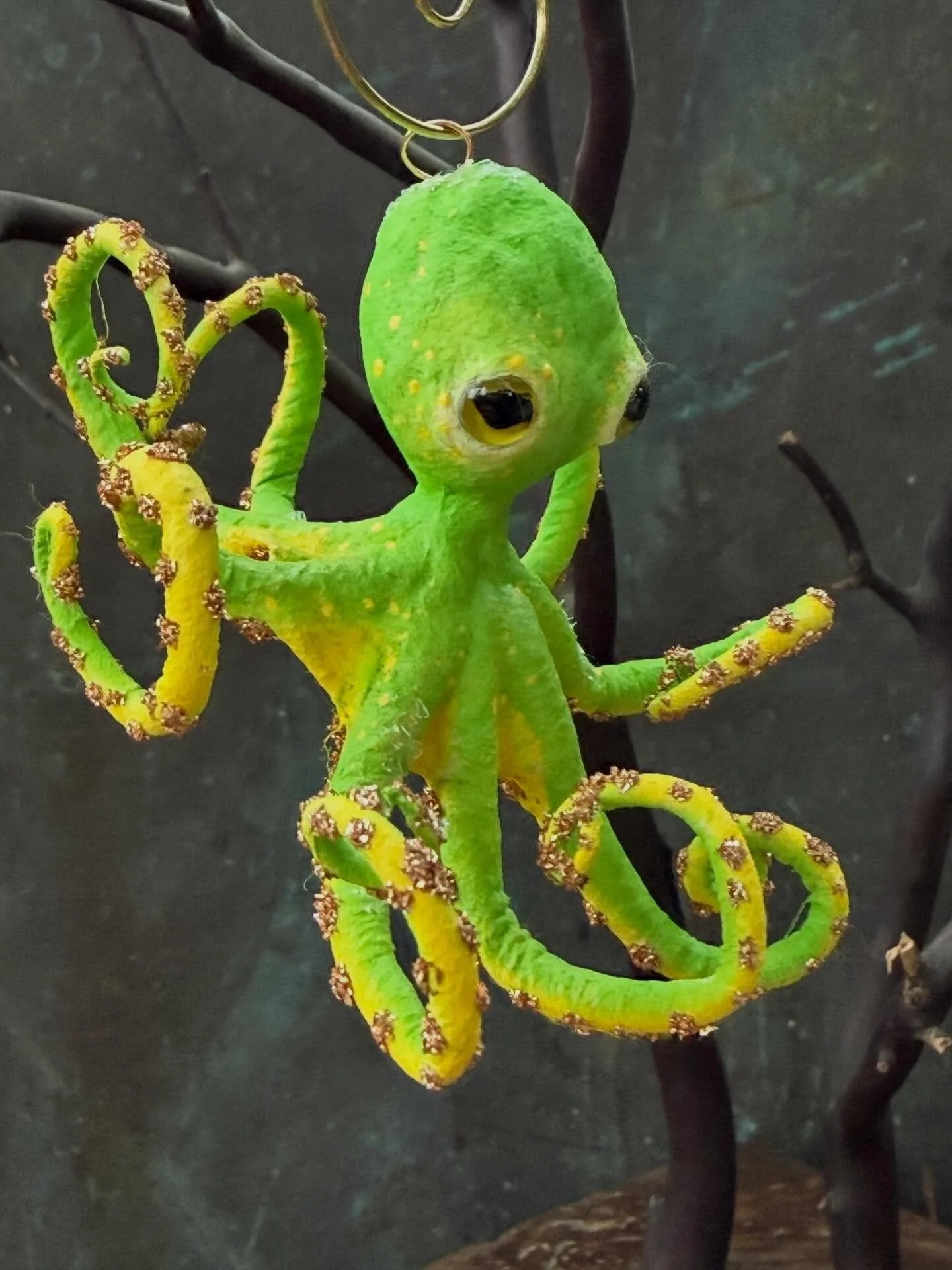 Hi all!  Shop update is live!!!! Link in bio!
Cheers all and thank you to those who have already grabbed some creatures!  It makes my day!
#lichenlane #spuncotton #bats #octopus