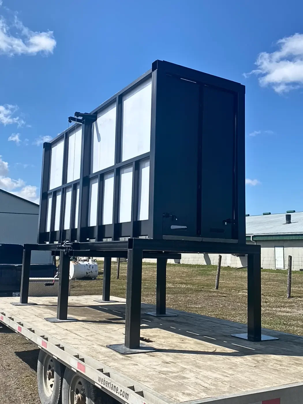 Quarantine Pig Chute for Biosecure Livestock Transfer