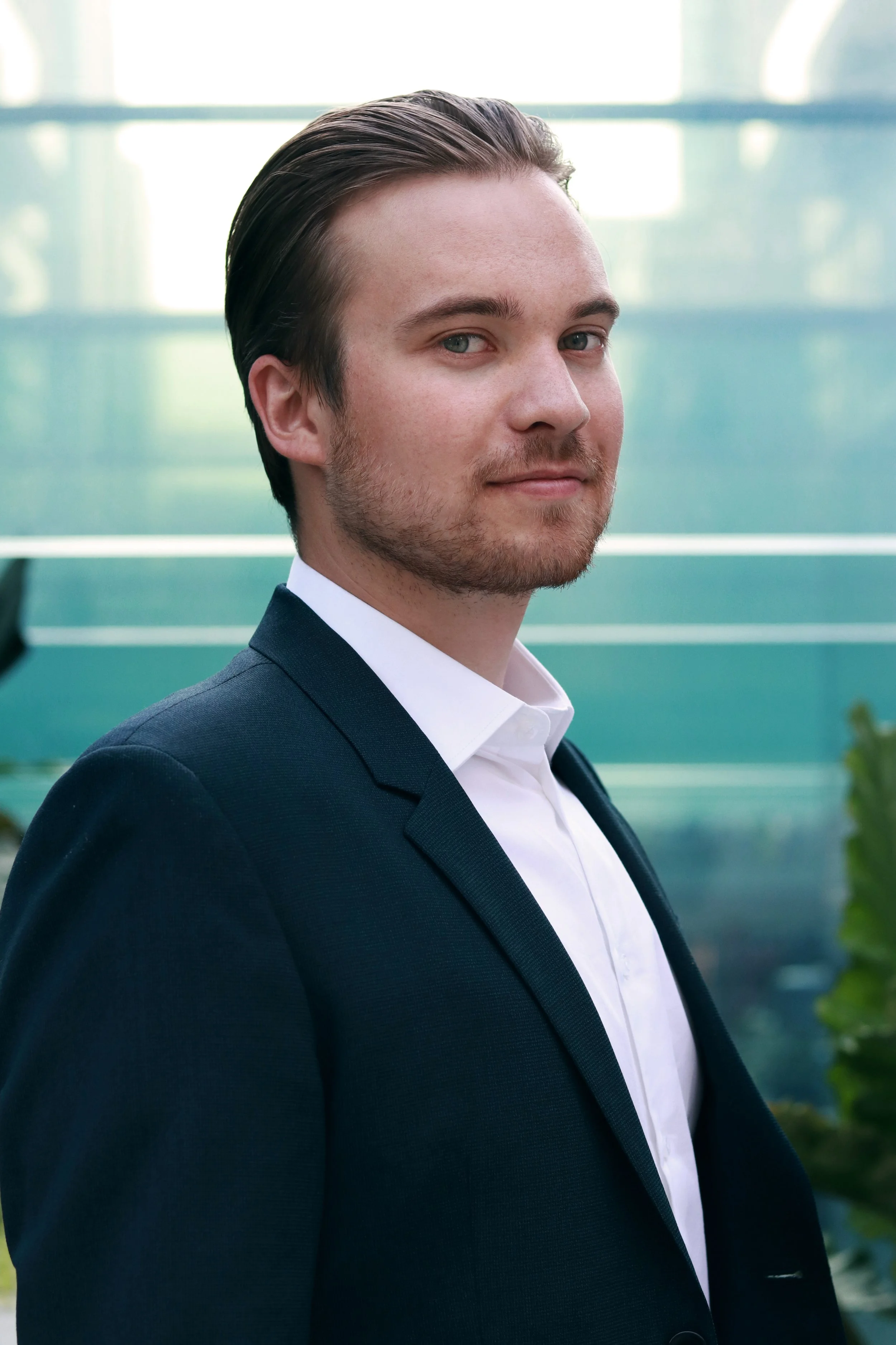 LINTON_GRAEME- Headshot.jpeg