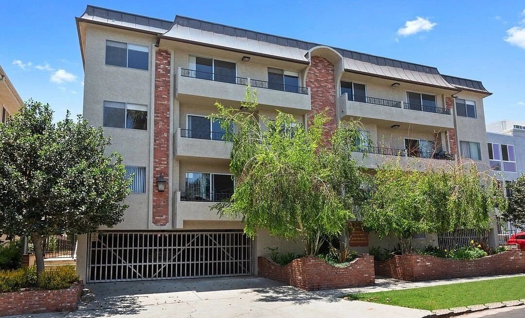 1821 S Bentley Ave | West Los Angeles, CA 90025