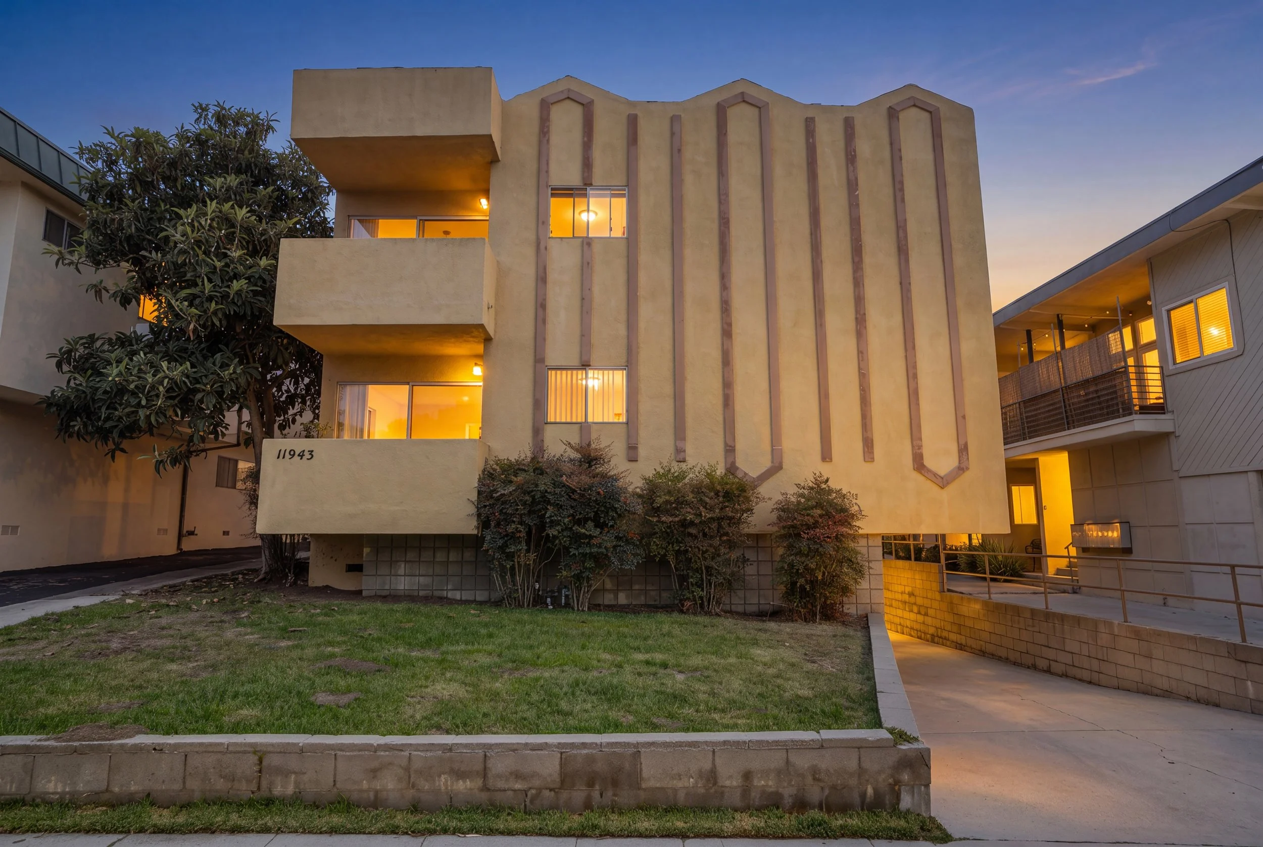 11943 Kiowa Ave., Los Angeles, CA 90049