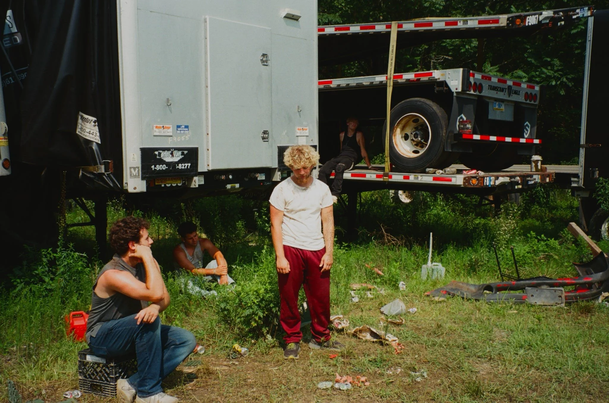 Background Actors in-between takes