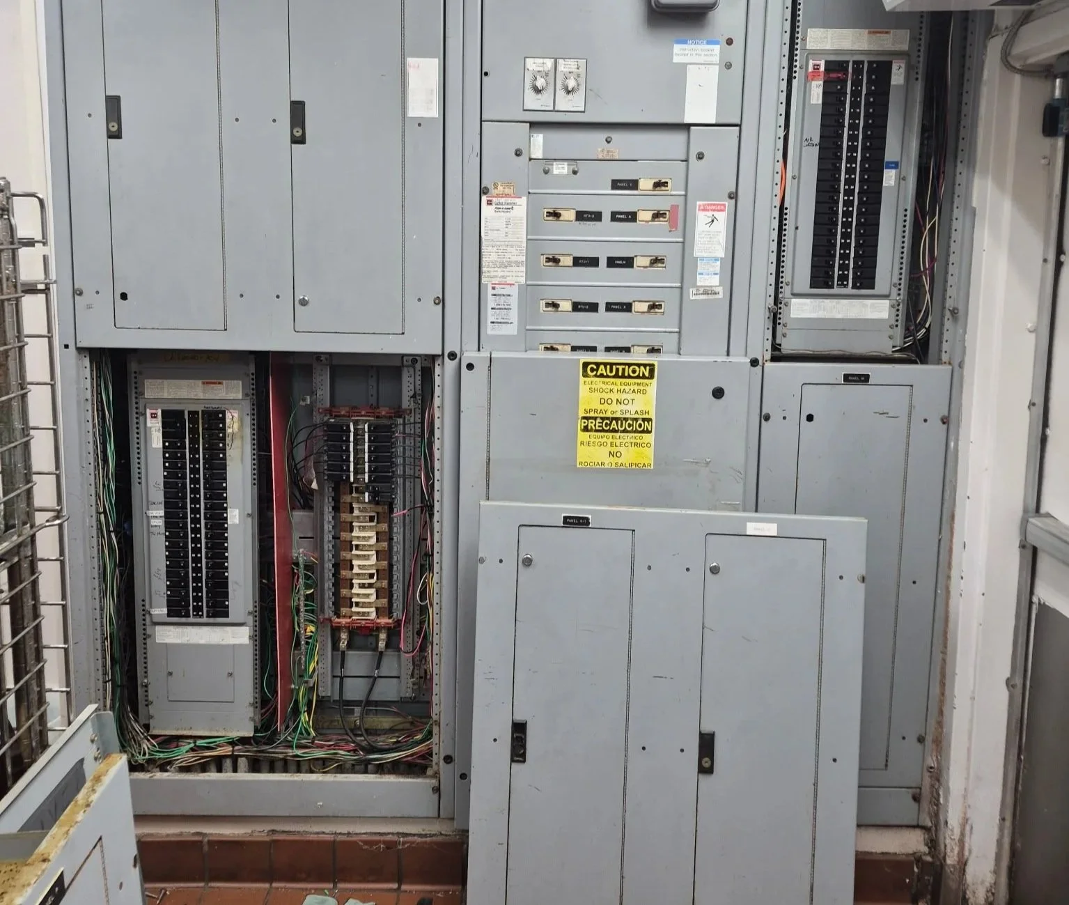 Commercial electrical panel