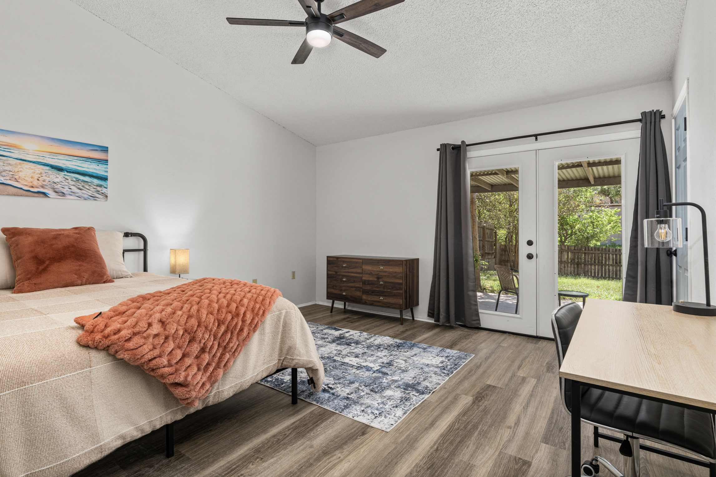 Room at Harper Valley.png