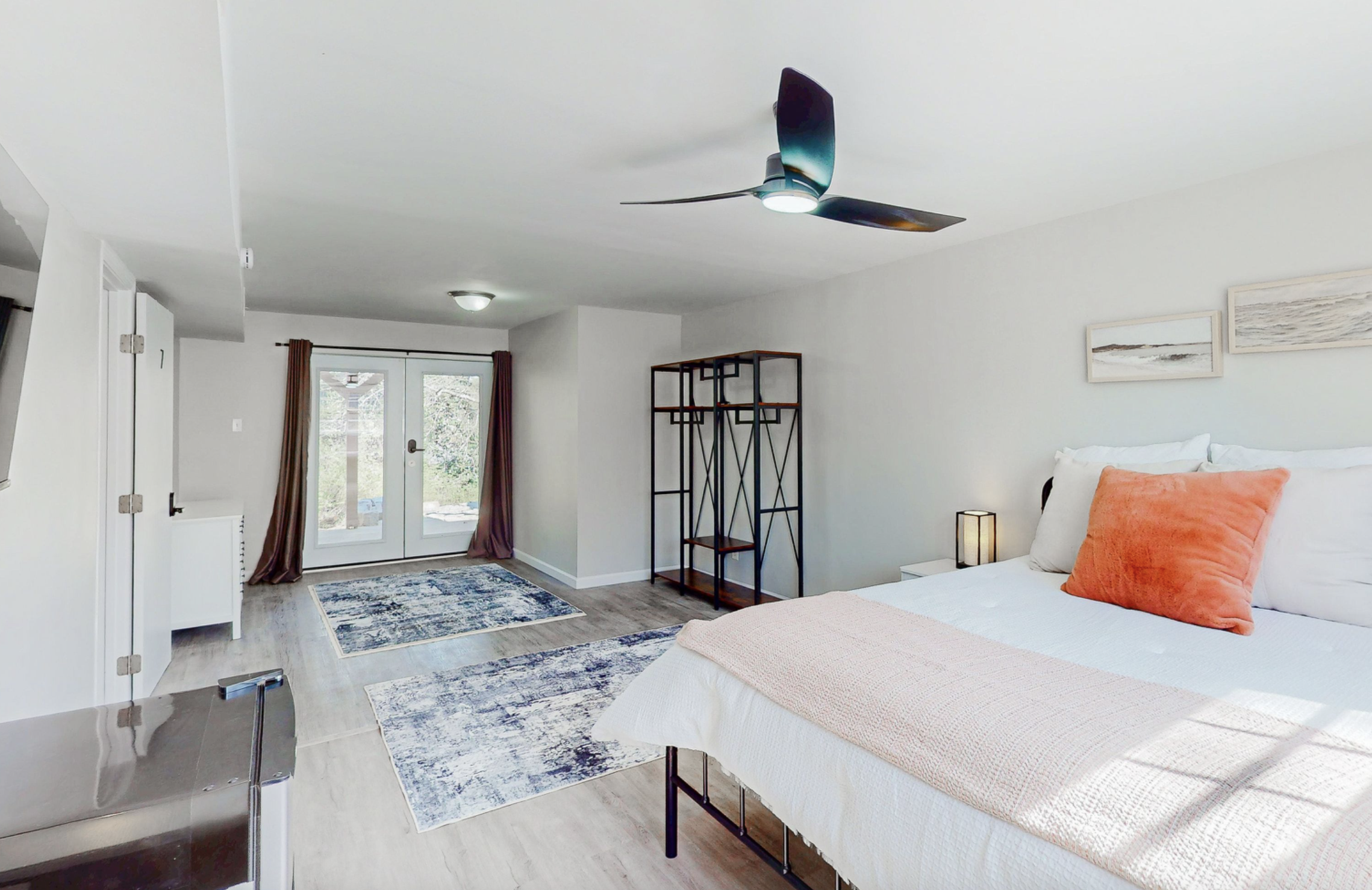 Room 7 at Chevy Chase.png