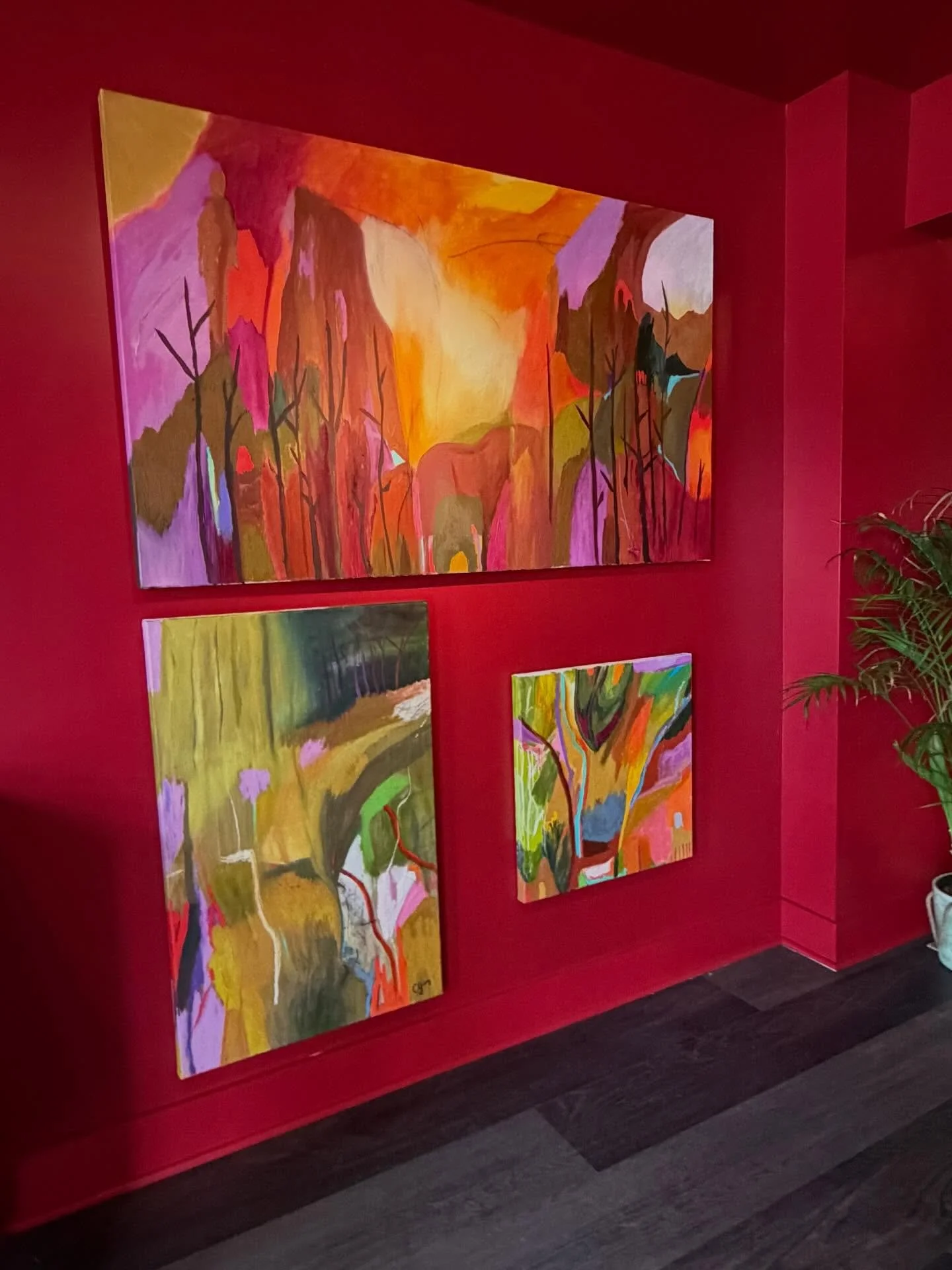 Wow! I love the excitement this beautiful wall adds to my paintings! I&rsquo;m so honored to have them hanging in such a vibrant, energetic, joyful place - Mirrorball Gallery!! Go check the new bar out! It&rsquo;s out of this world! #abstract #abstra