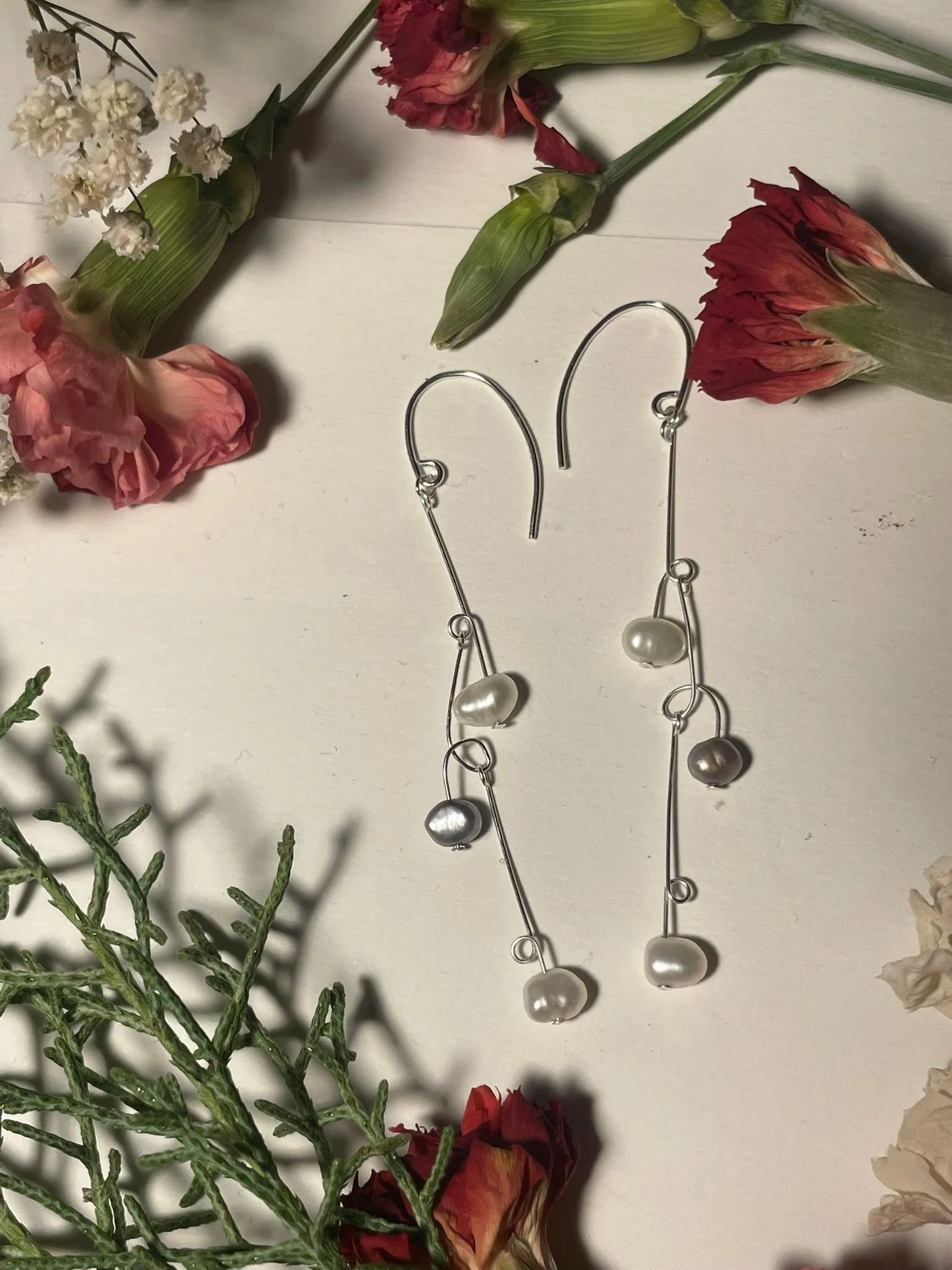 Three grey:white lilly drop 5.jpeg