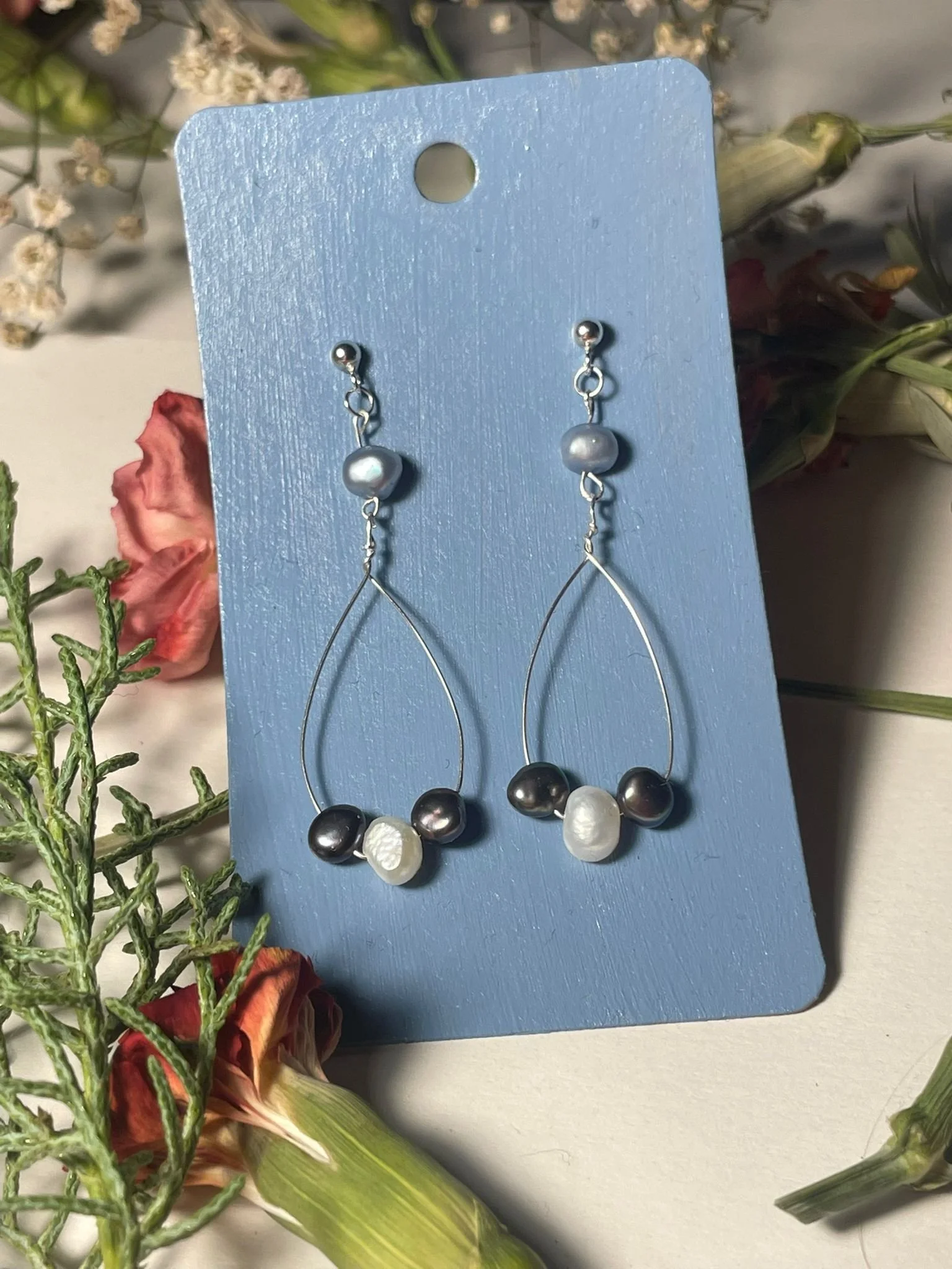 Rain-drop Studded Pearl Earrings