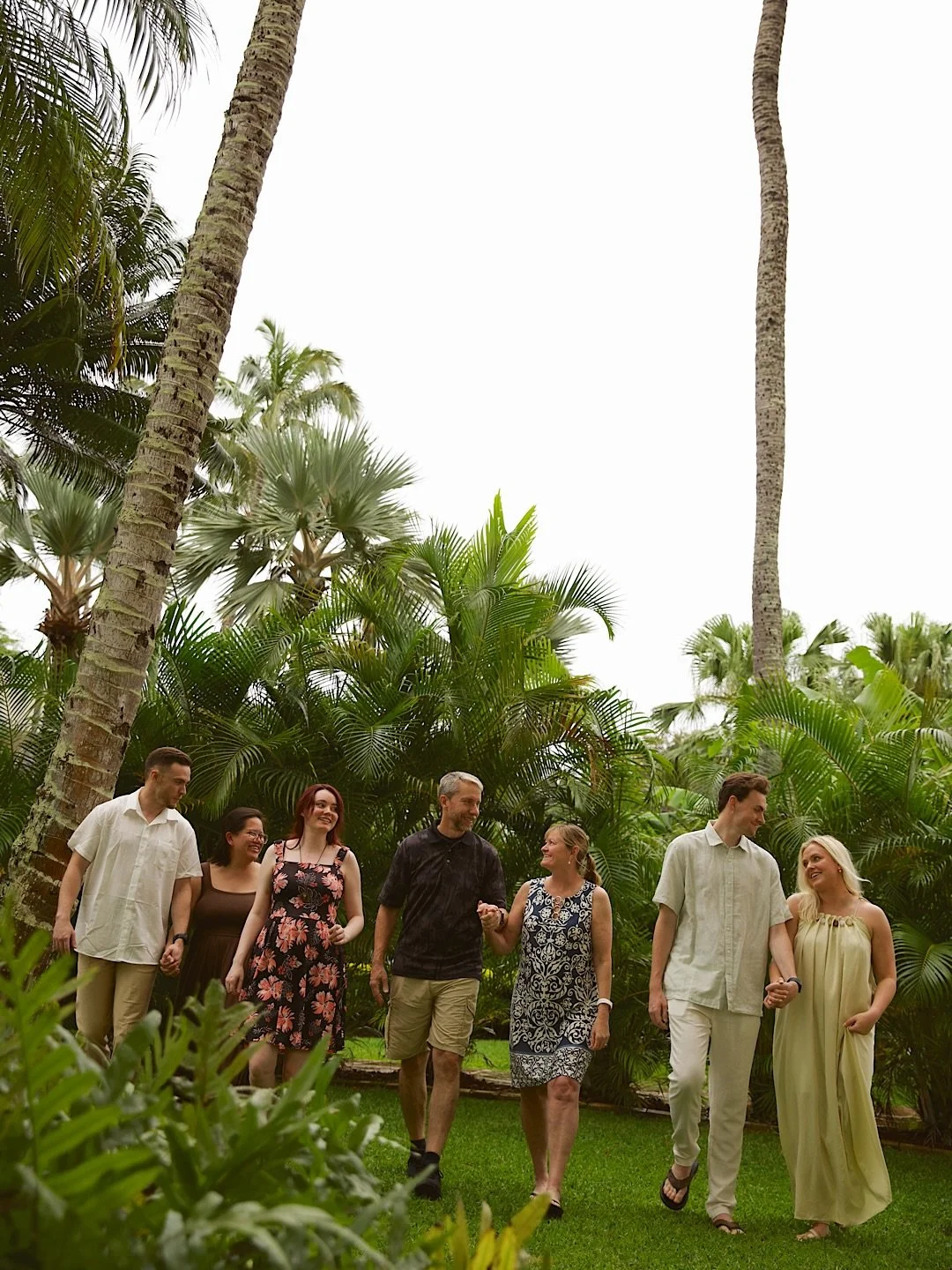 One of our favorite additions to any family trip is a private photographer.

This family on a Hawaii getaway had a lot to celebrate. An anniversary, a birthday, a pregnancy, and the simple joy of being together somewhere beautiful. With a photographe