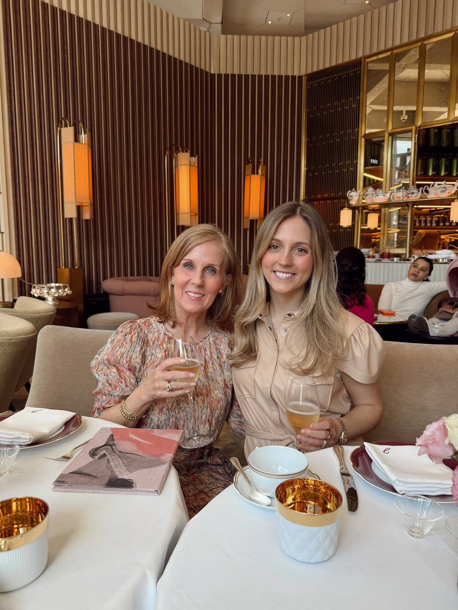 Here&rsquo;s the tea ☕️ 

London high tea is one of the best mother daughter excursions you can book. We had the opportunity to experience the new @thechanceryrosewood London Rosewood Chancery hotel high tea, and it lived up to the lofty expectations