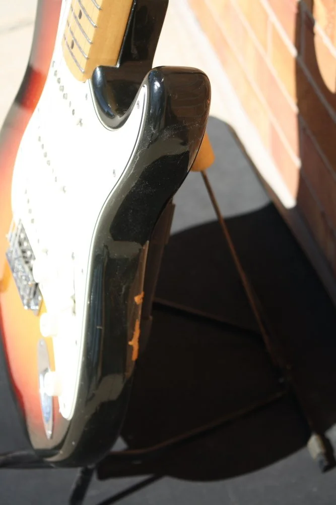 73 Fender Strat Sunburst_side 1.JPG